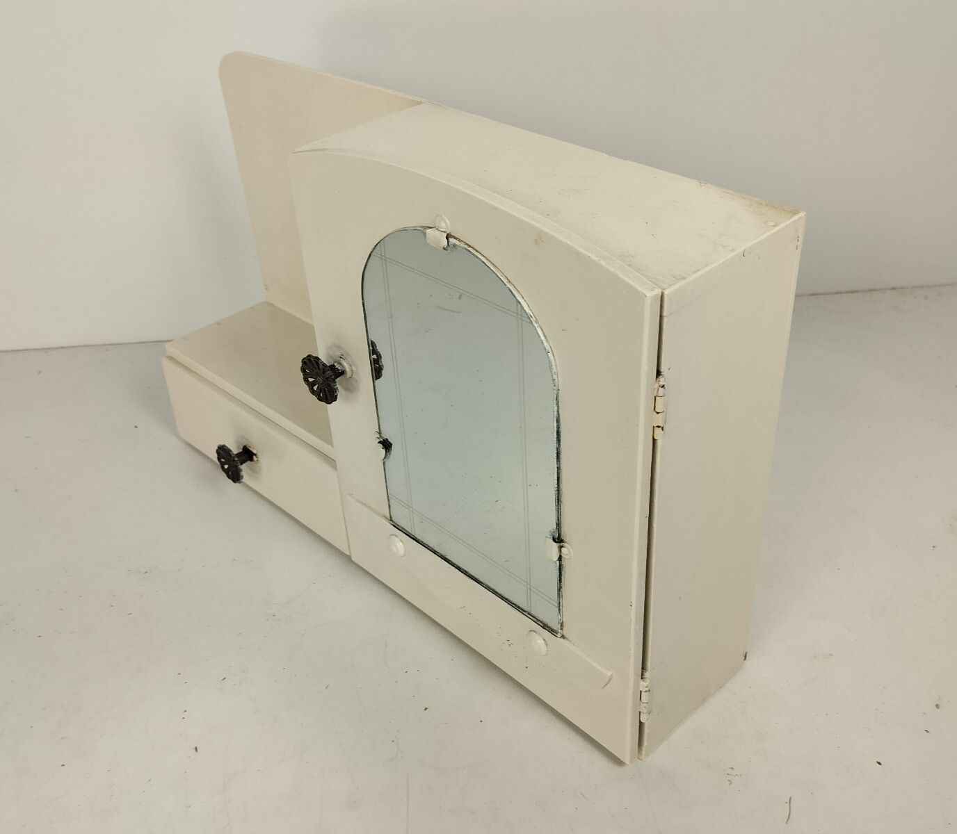 Lovely Antique Art Deco White Medicine Apothecary Shaving Cabinet Bathroom Barn photo for sale