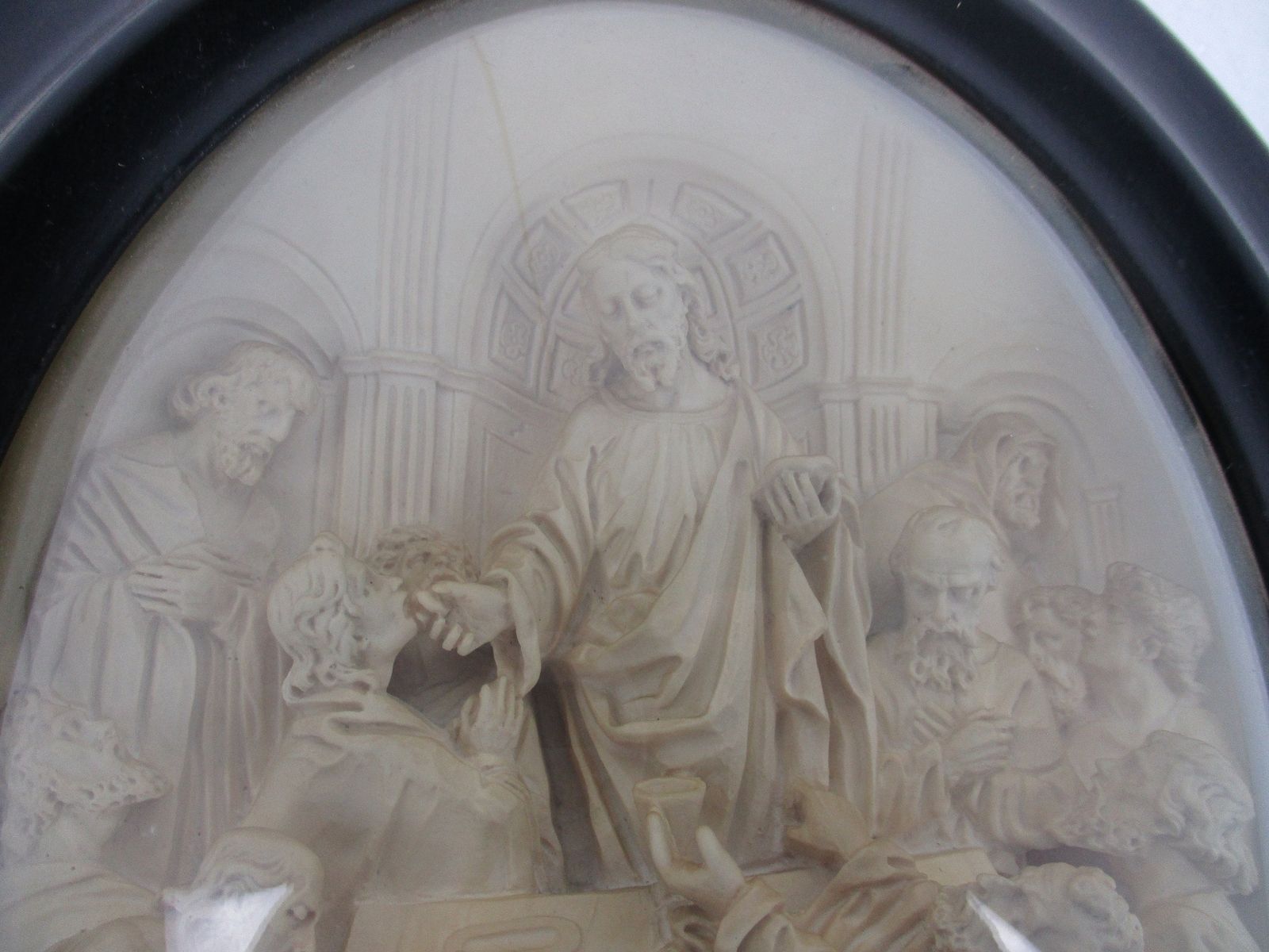 Antique Oval Ornate Wooden Frame  Convex Glass Dome Jesus Christe Appears In The photo furniture