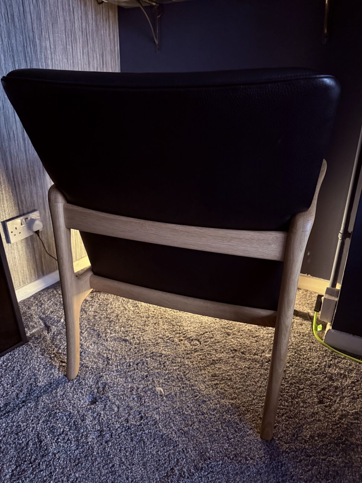 Carl Hansen Ow124 Beak Chair   Oiled Oak   Thor 301 photo furniture