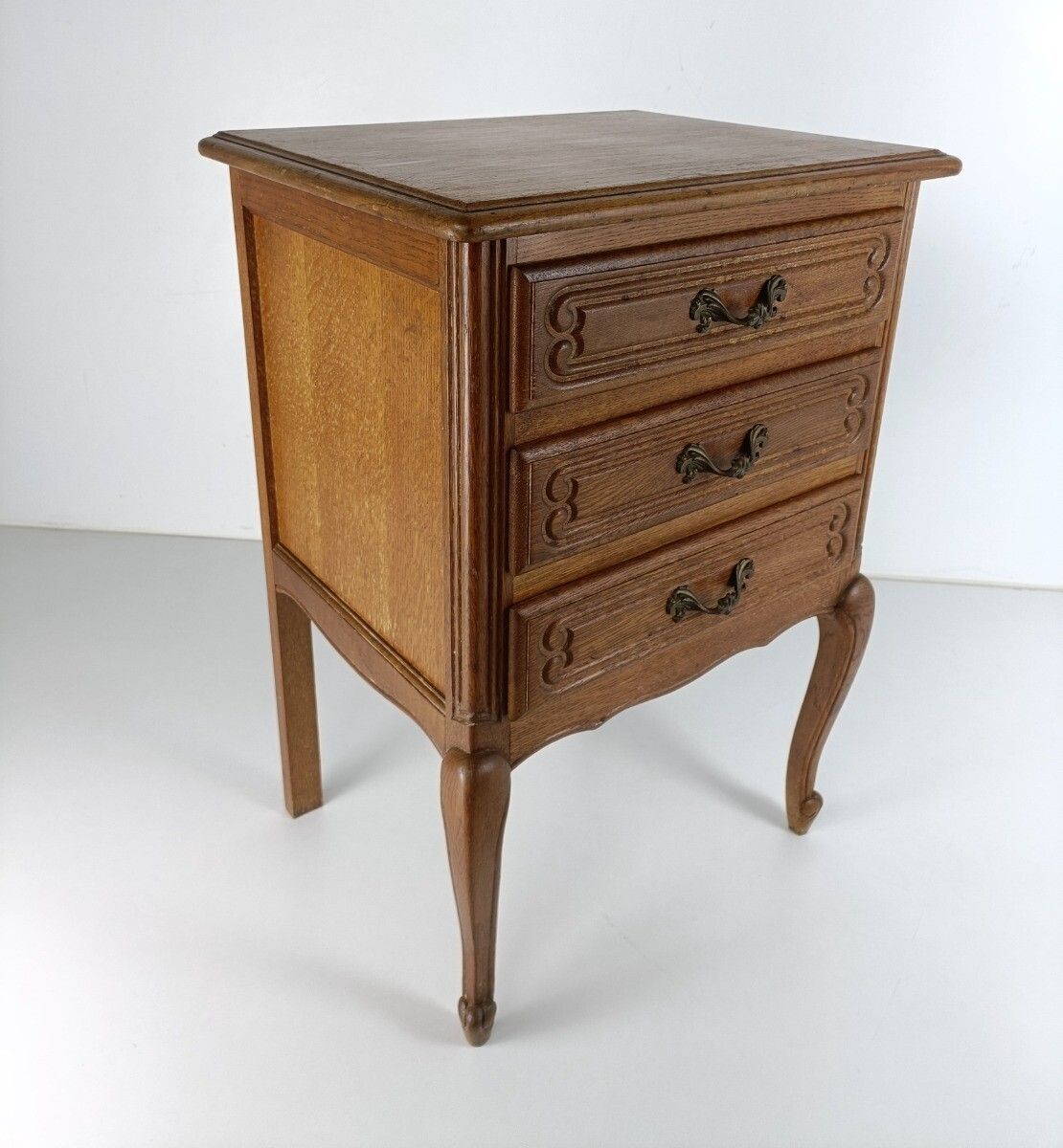 Louis XVI Style Bedside End Table Cabinet Nightstand Wood Chest Of Drawers 3 Dra photo for sale