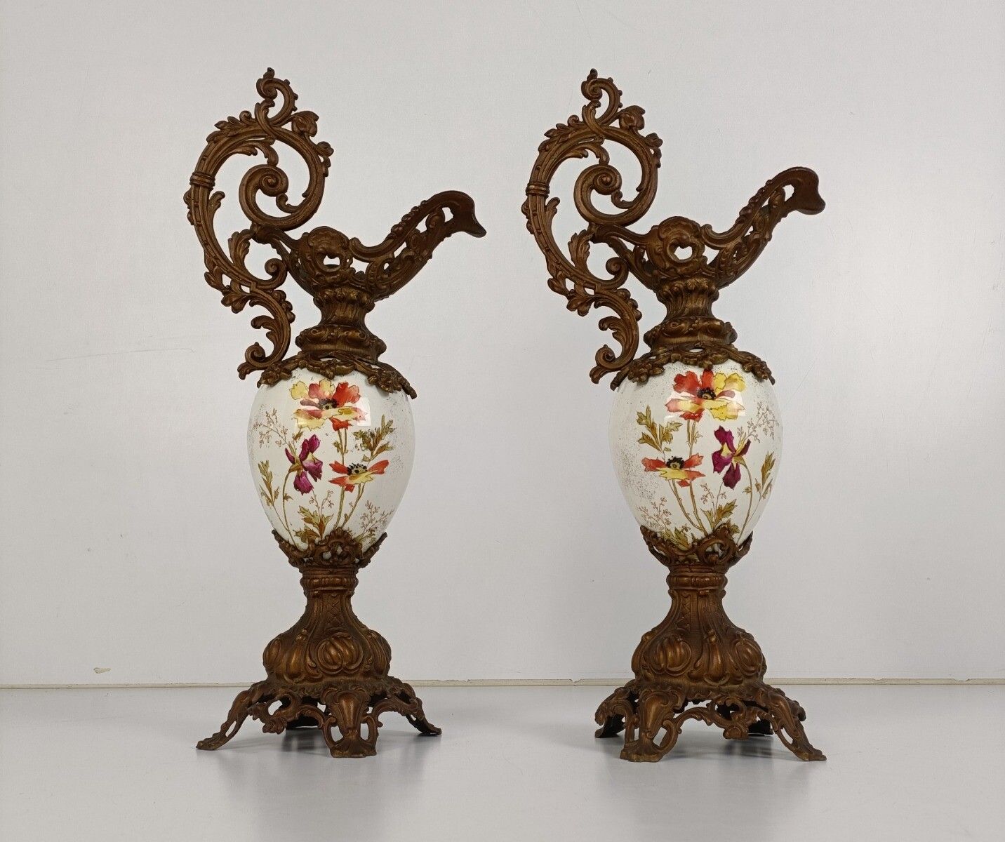Large Couple Of Vases Pewters Porcelain Flower Pattern Ornate Spelter  50s Vinta photo vinterior