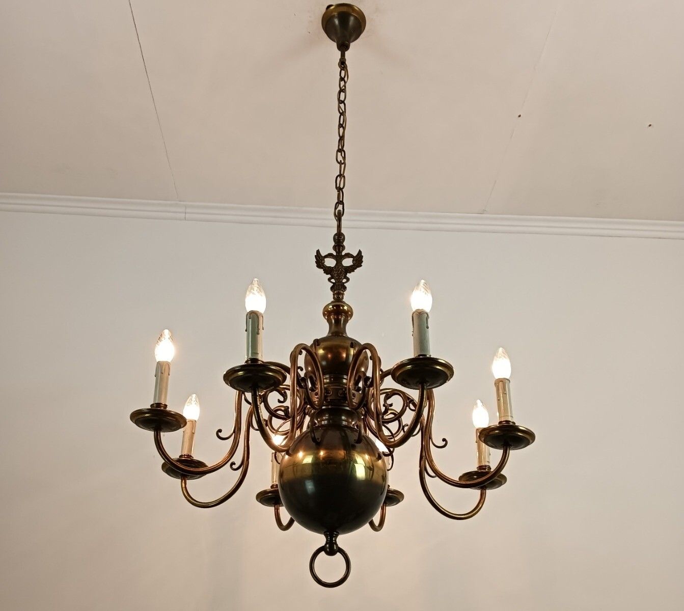 photo furniture Large Vintage Chandelier Flemish Dutch Eagles 8 Lights Arm Farmhouse Style