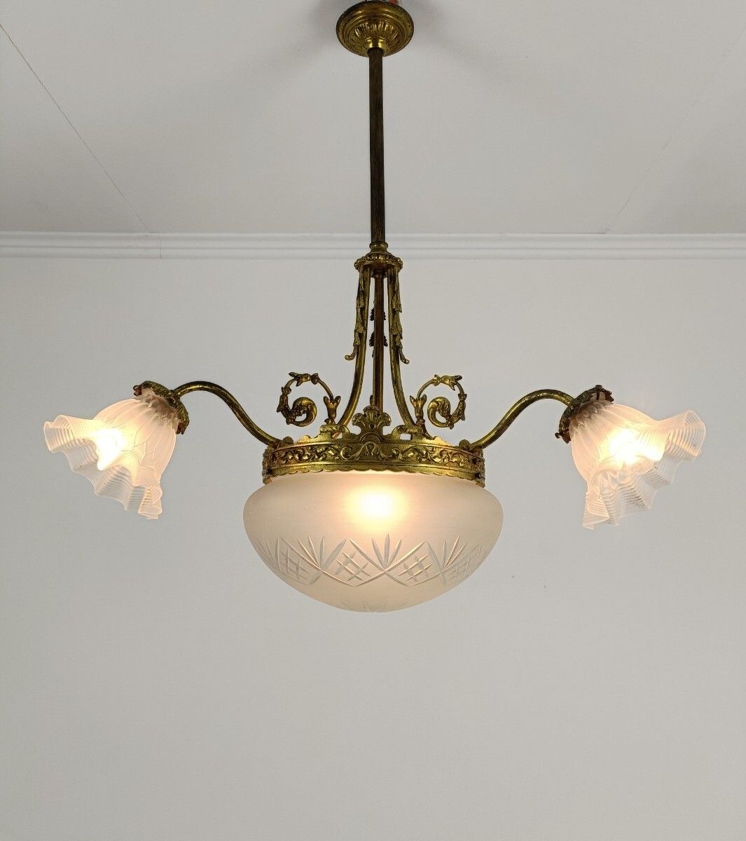 Chandelier  Art Deco 4 Lights 3 Arm Brass Etched Glass Shades Gorgeous Light Pen photo Lighting