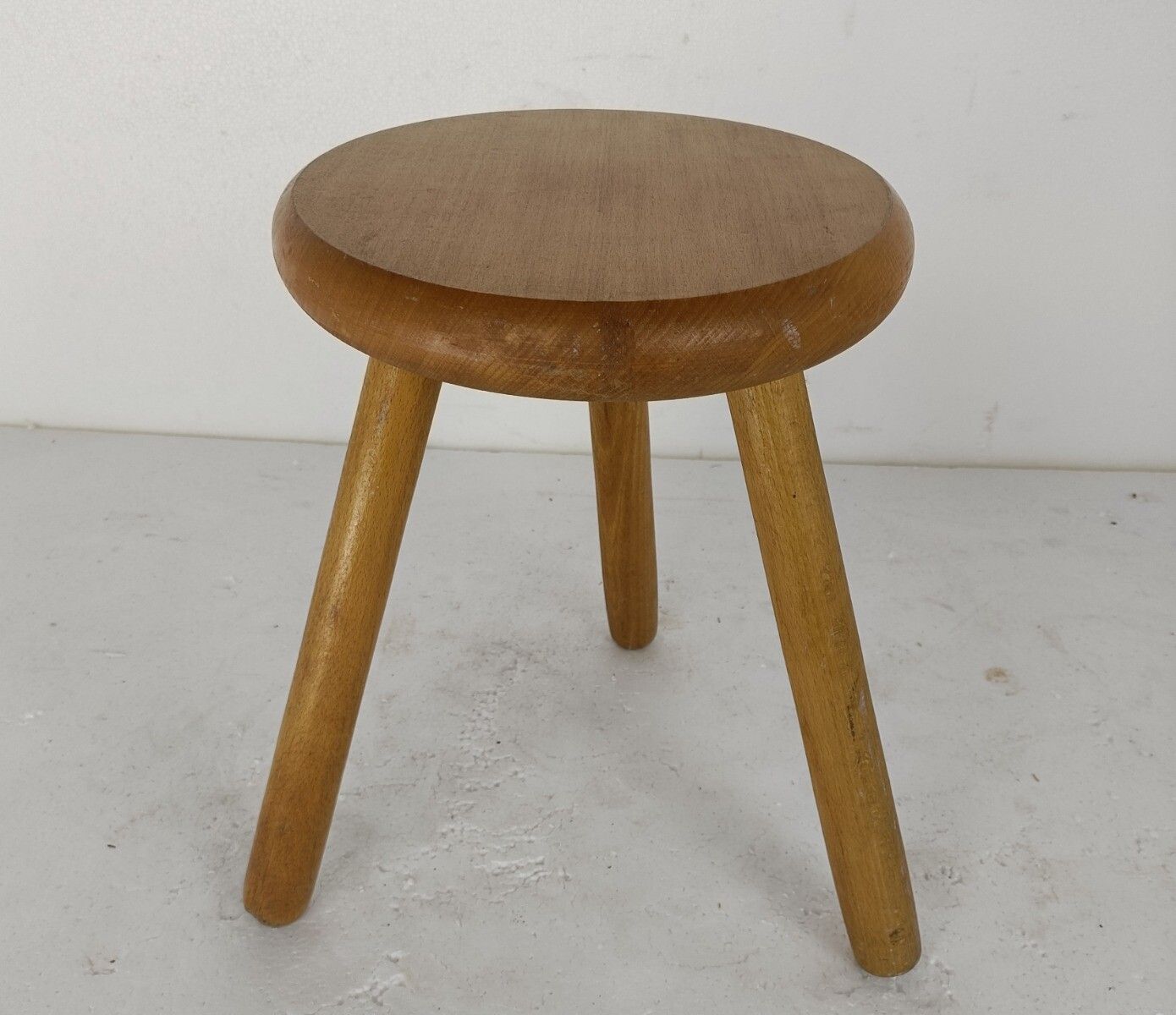 Hand Carved Wood Milking Stool Pedestal Table Pedestal Barn Style Funky Antique photo Furniture