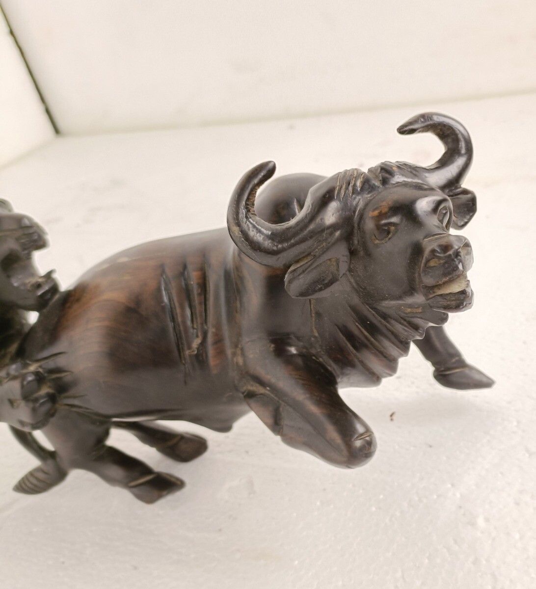 Stunning Sculpture Figurine Black Forest Hand Carved Wood Bull Lion Vintage photo vinterior