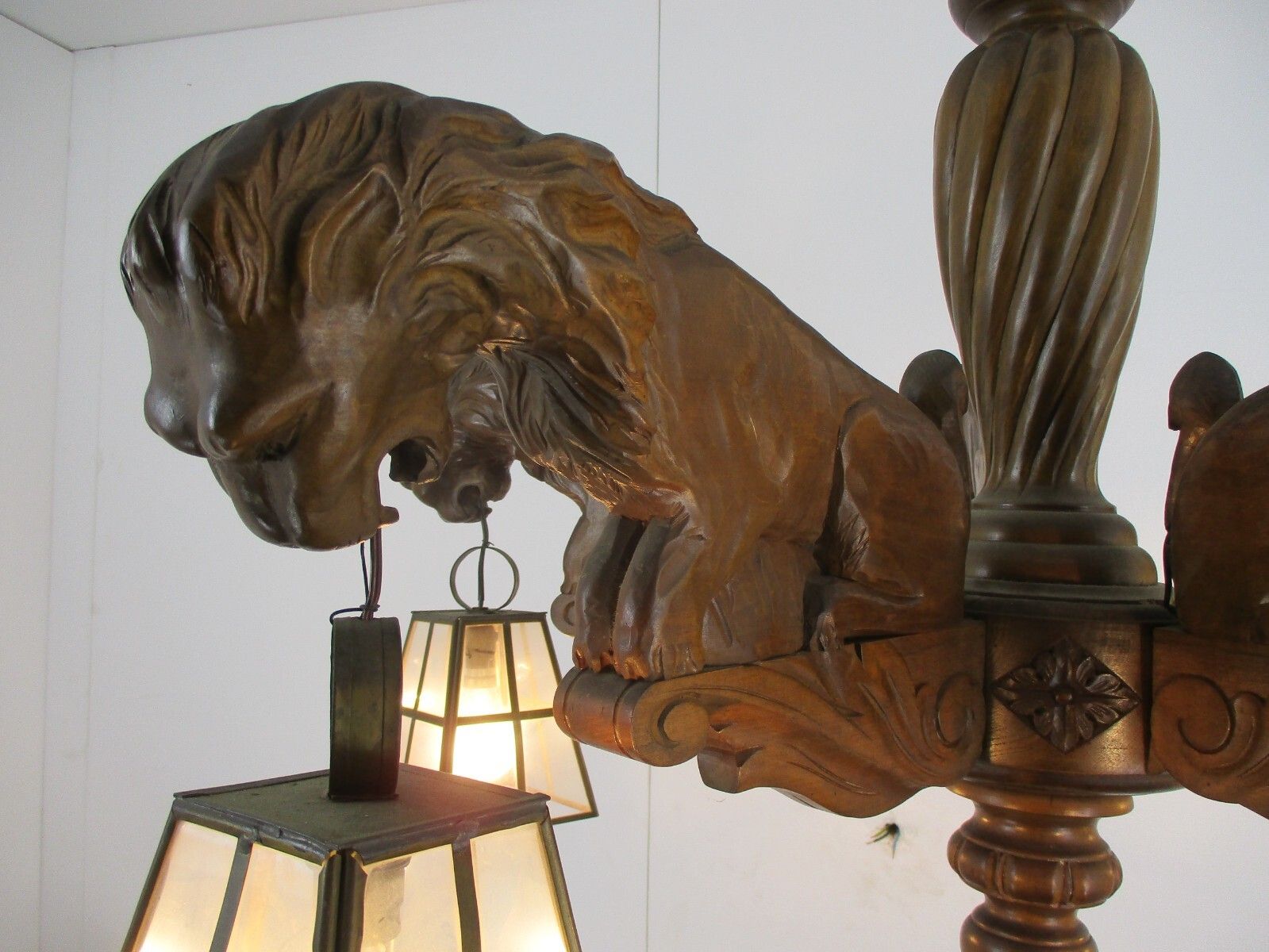 Hand Carved Wooden Chandelier  5 Arm Lights Barn Country Lion Heads Wow photo 1632.0