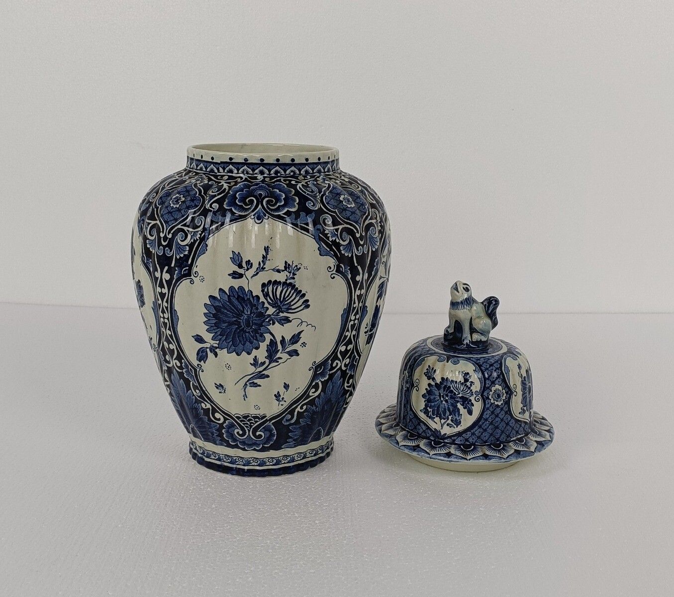 Large Royal Sphinx Maastricht Delft Vase Urn Marked Blue White Foo Dog  Beauti photo vinterior