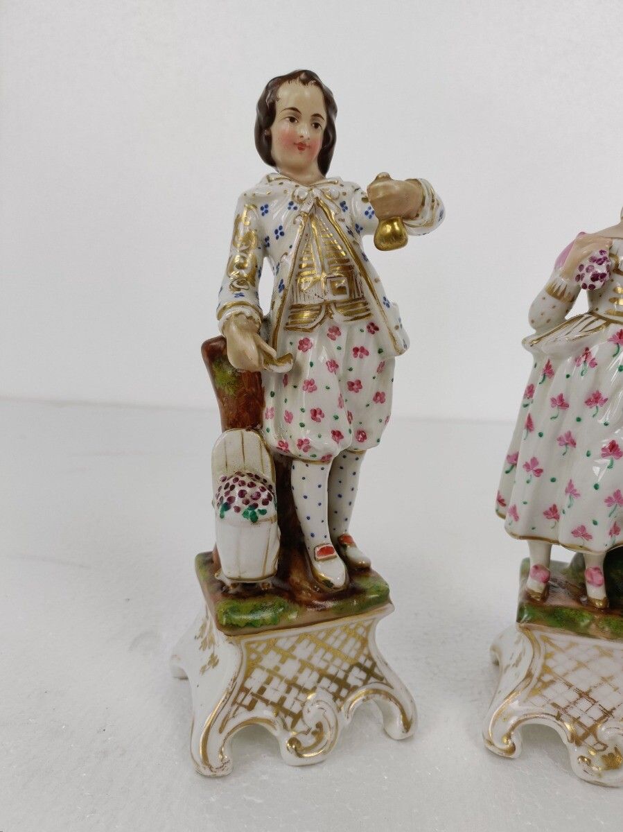 Pair Of Figurines Statues Bisque Porcelain  Man And Woman Flower Spanish Couple photo furniture