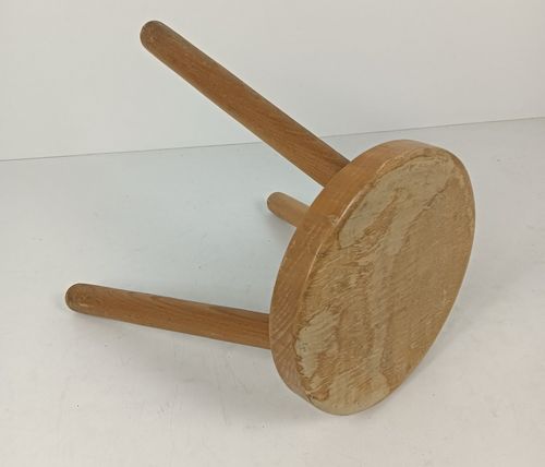 Vintage Milking Stool Pedestal Plant Stand Side Table Farmhouse Barn Style Tripo photo 110.0