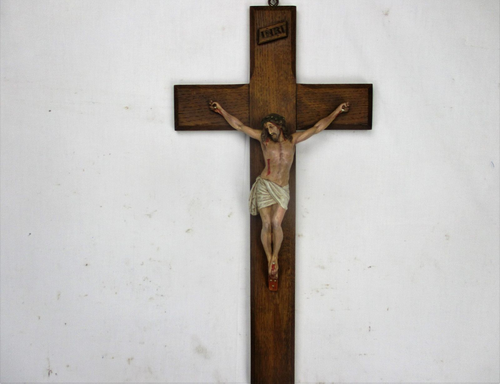 Gorgeous Oak Hanging Crucifix Jesus Christ Plaster Sculpture Corpus Crucifixion photo furniture