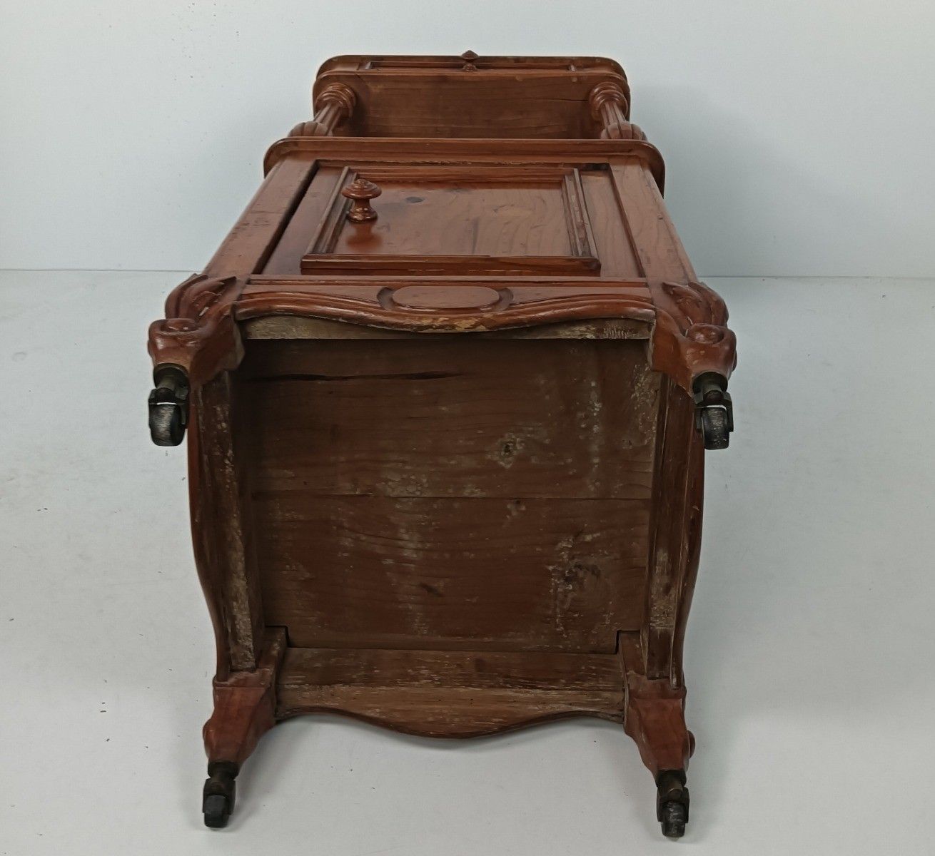 photo vinterior Antique Nightstand Pinewood End Table Bedroom Cabinet Japandi Style On Wheels
