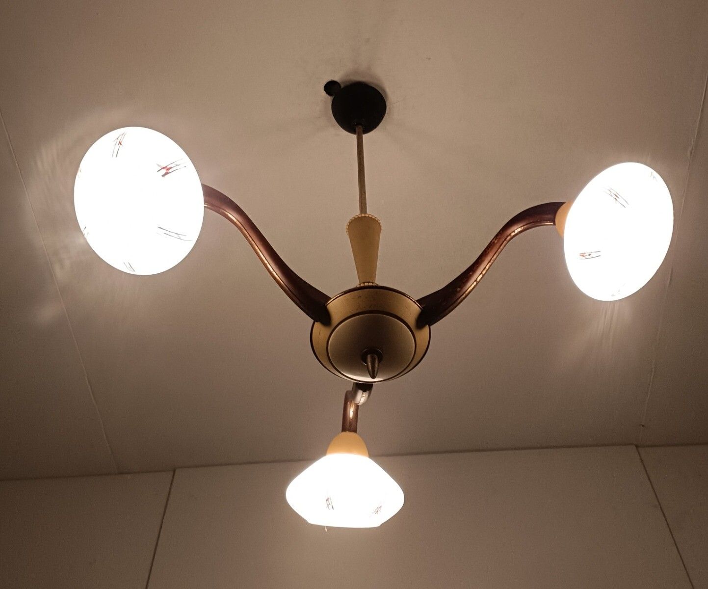Vintage 3 Arm Lights Chandelier Metal Wood Brass Pop Art Retro photo furniture