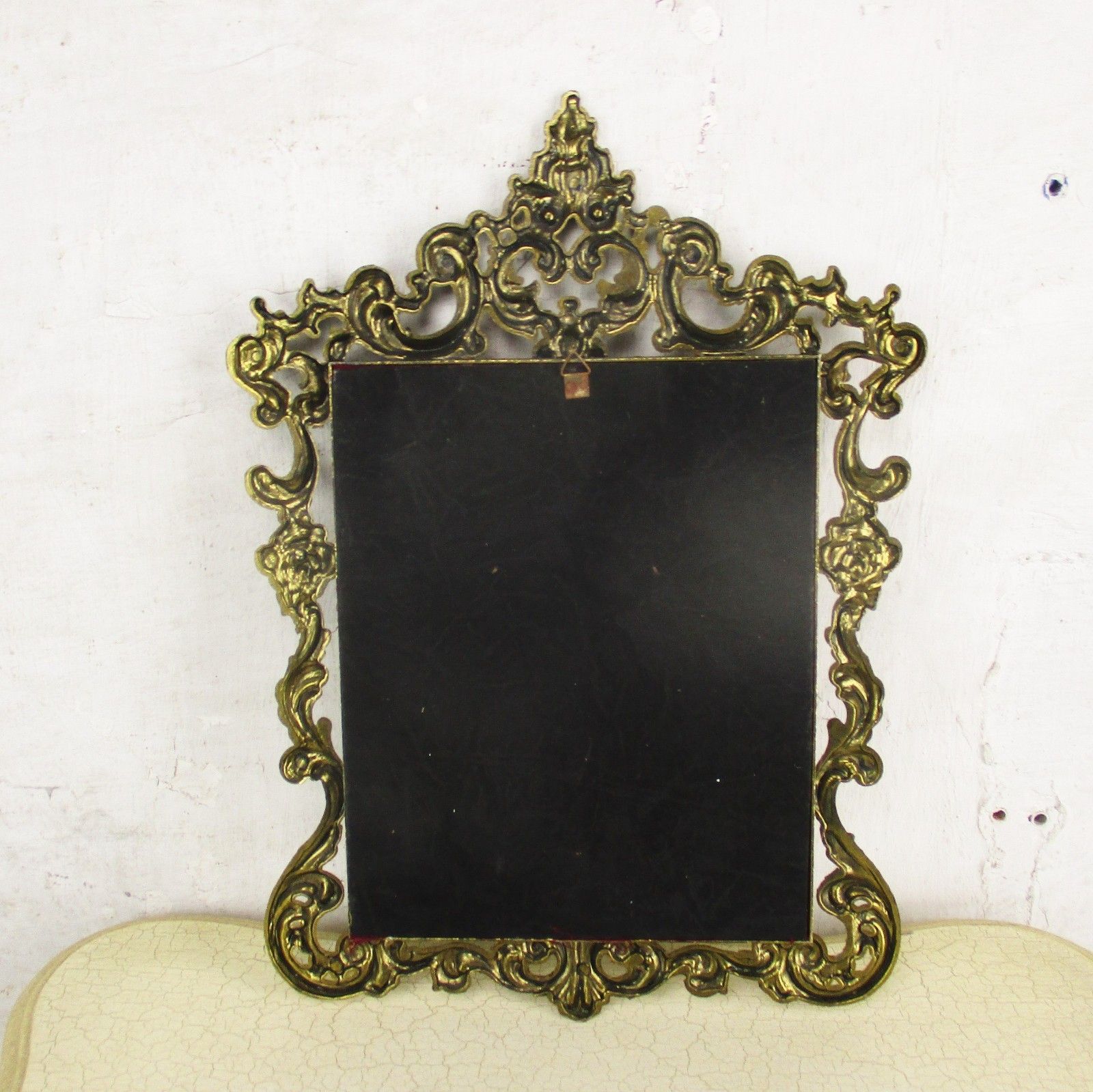 photo furniture Art Deco Oval Ornate Brass Frame Red Velvet  Convex Glass Christ Crucifix  Htf