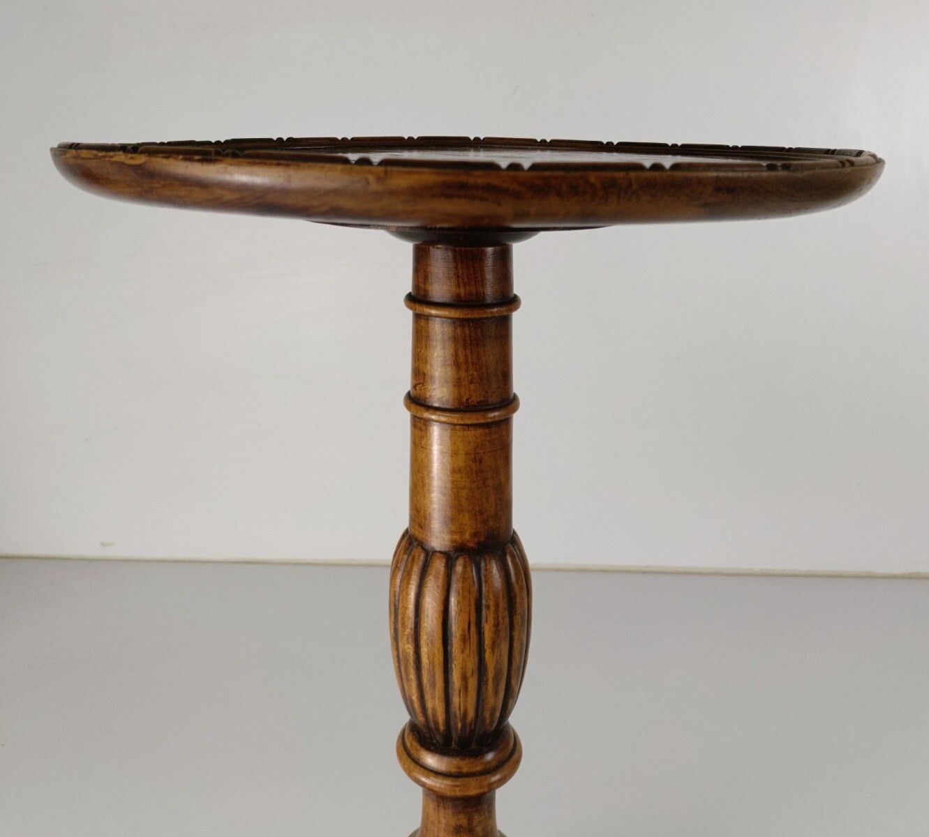 photo furniture Tripod Wooden Antique Pedestal Plant Stand Bonsai Side Table Edwardian Style