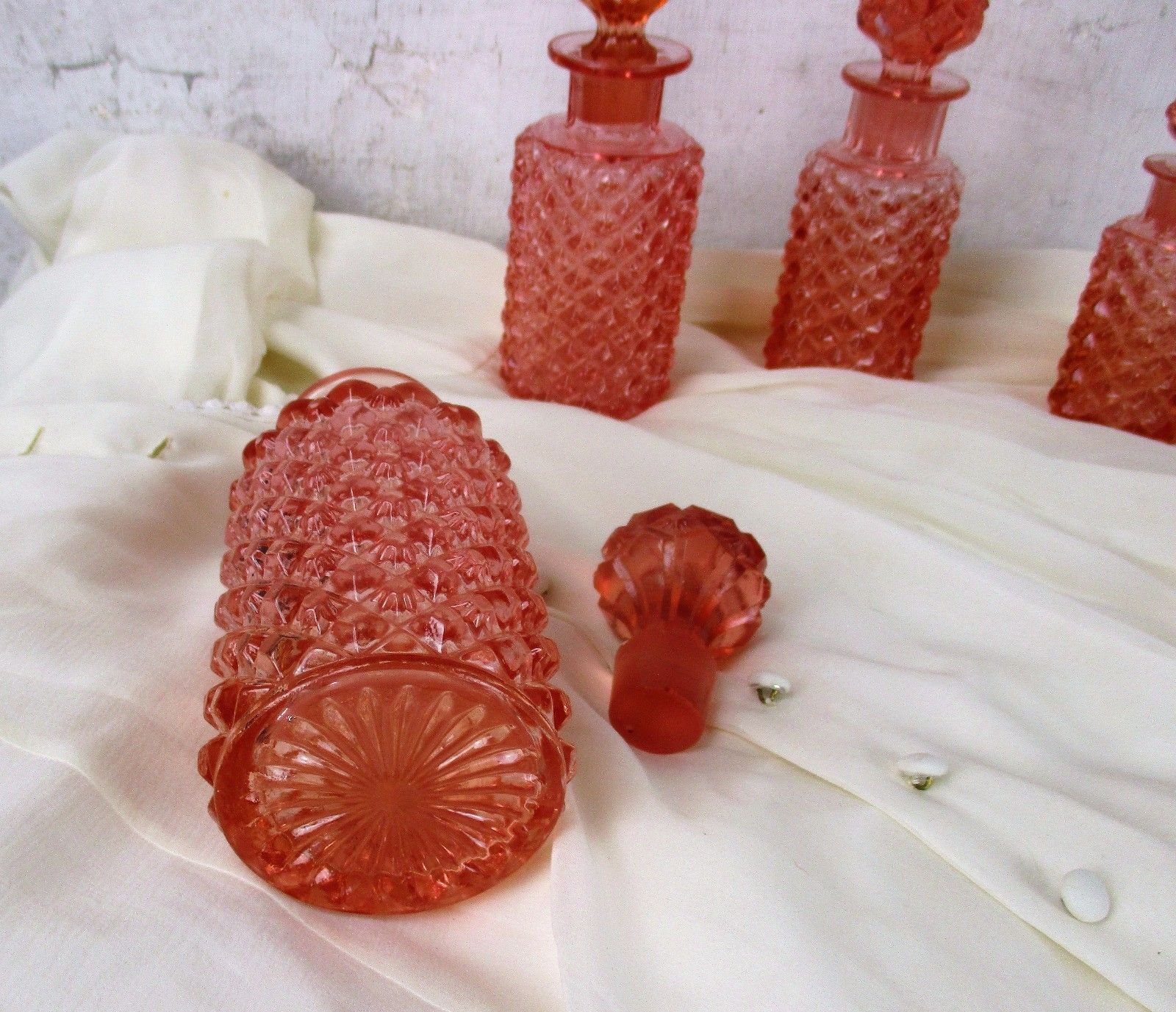 photo furniture Vanity Dresser Set Depression Glass Pink Bottle Ring Holder 6 Pieces
