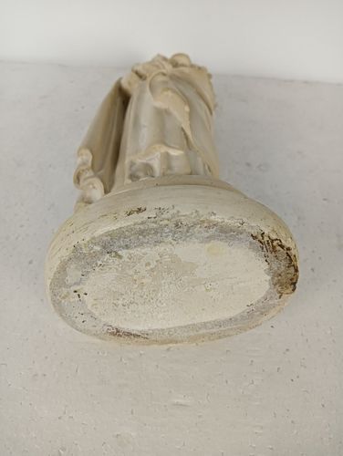 photo furniture Statue Plaster St Therese Lisieux Little Flower Of Jesus White Vintage Christian