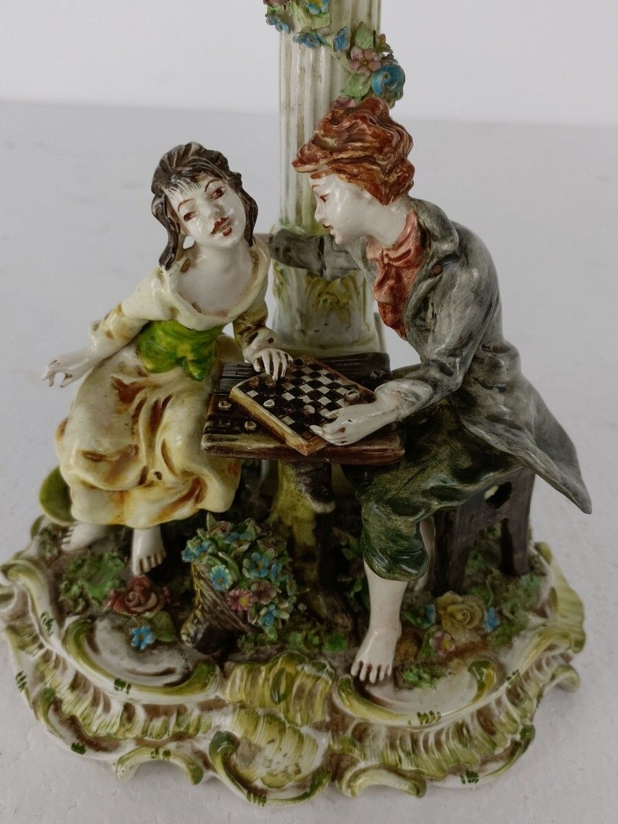 Figurine Statue  Capodimonte  Courting Couple Playing Chess  Marked Exquisite VI photo vinterior