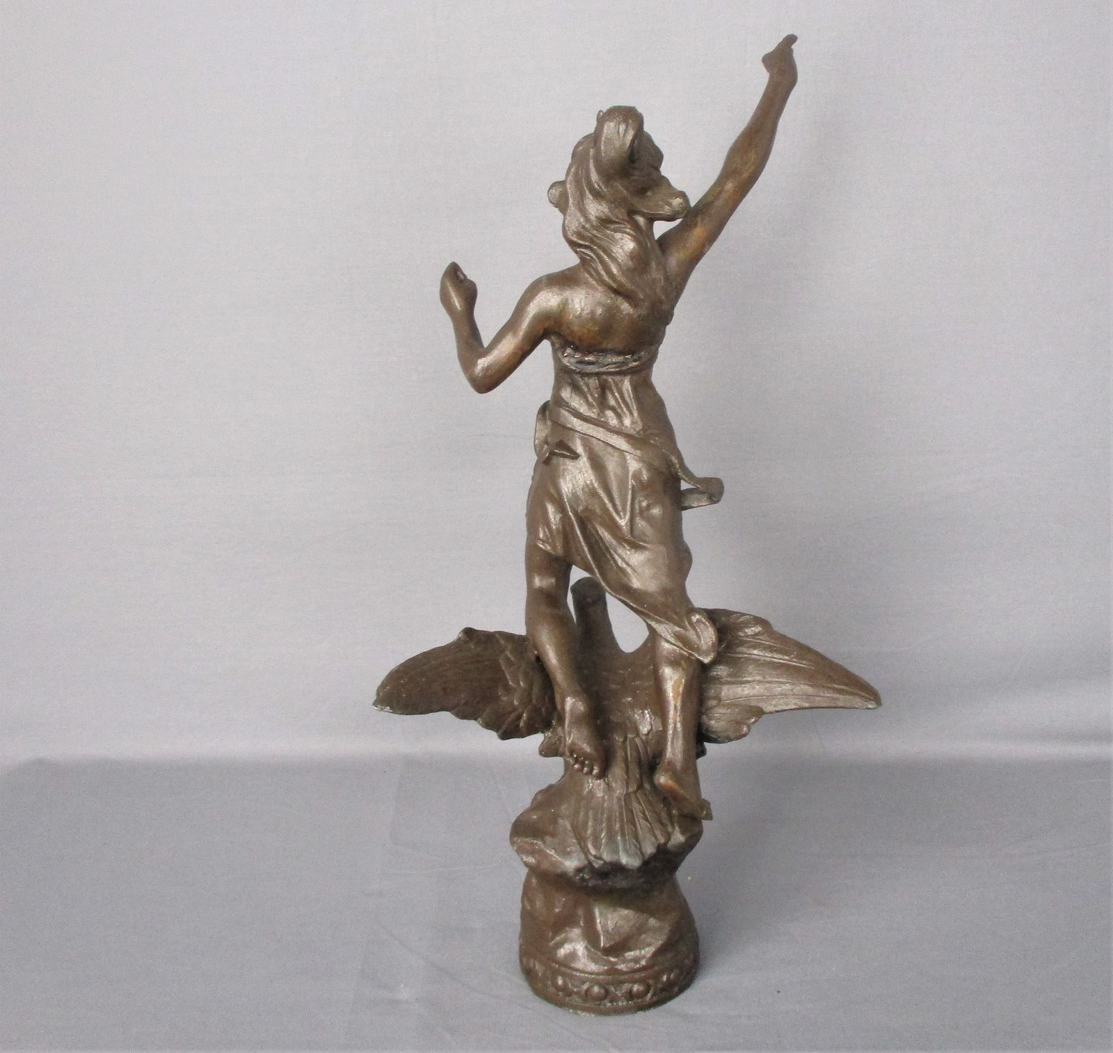 Sculpture Statue Spelter Woman Flying On Eagle Warrior Art Deco Figurine 21.25&Q photo vinterior