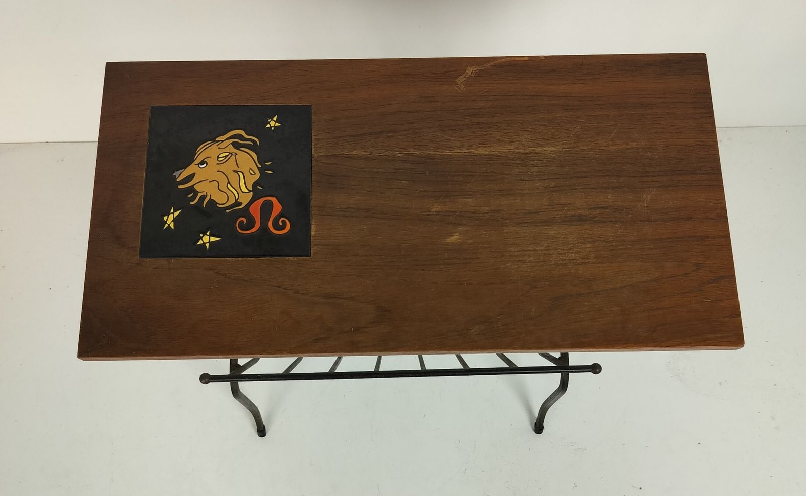 Funky Vintage Newspaper Magasine Basket Rack Side Table Wooden Top Ceramic Tile photo 162.0