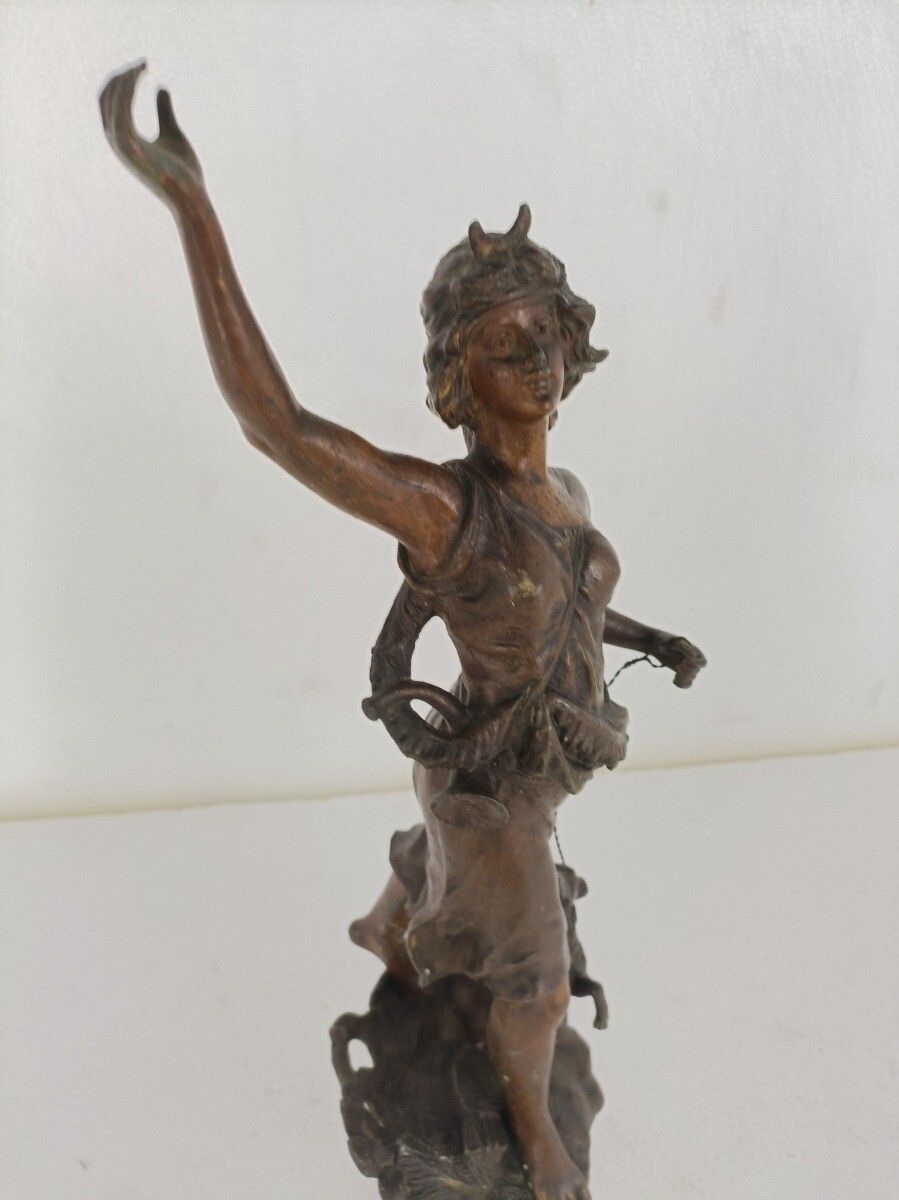 Statue Faux Copper Spelter Female Lady Warrior With Dog Trumpet Hunt Gorgeous photo Art