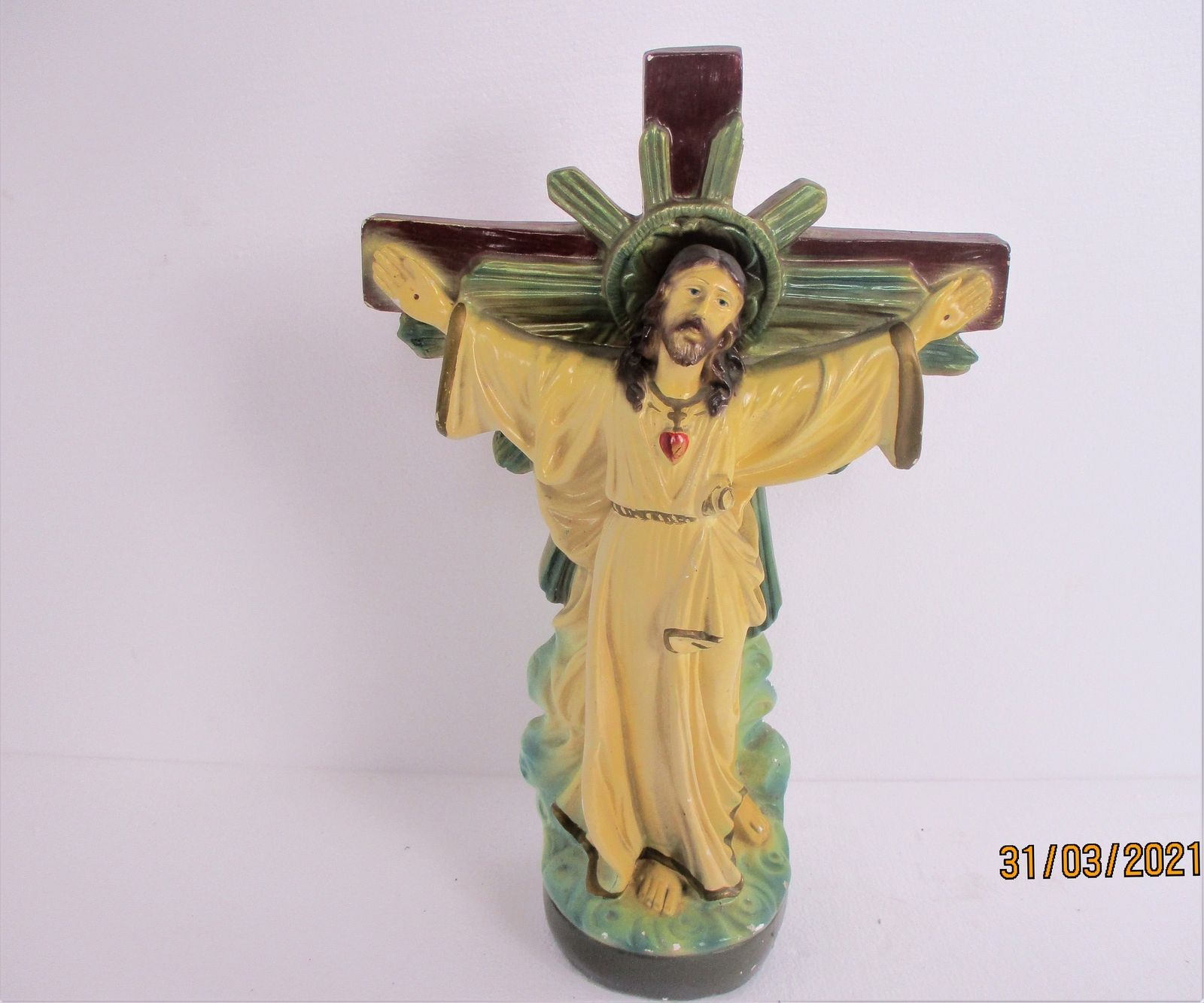 Statue Jesus Christ Savior Sacred Heart Plaster Polychrome Jesus Hanging On The photo furniture