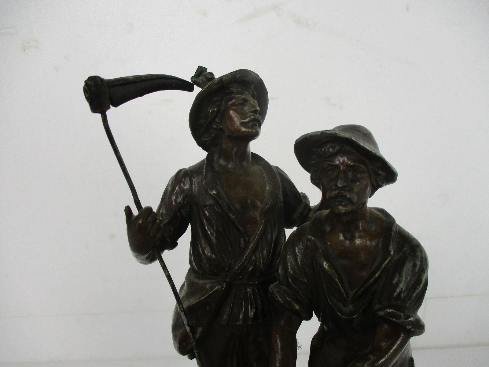 Sculpture Statue Spelter 2 Working Men Blacksmith Scythe Art Deco Figurine 14.56 photo furniture