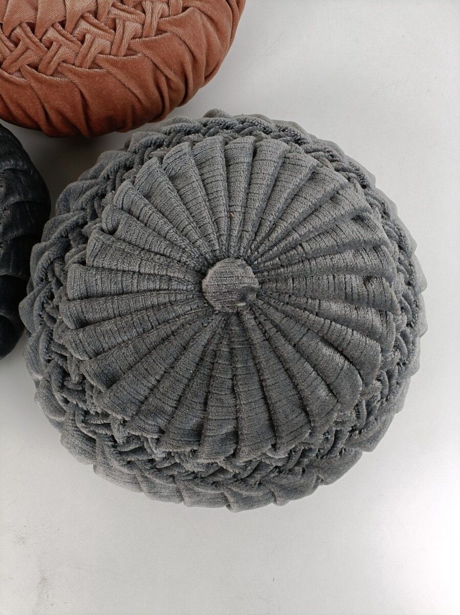 Set Of 3 Throw Round Tufted Cushions Vintage Blue Grey Pink Velvet photo 121.0