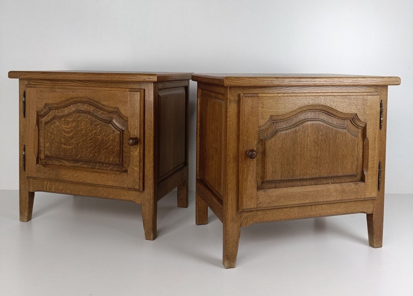 Couple French Louis XV/XVI Style Wooden Oak Nightstands End Tables Modernist Vin photo for sale
