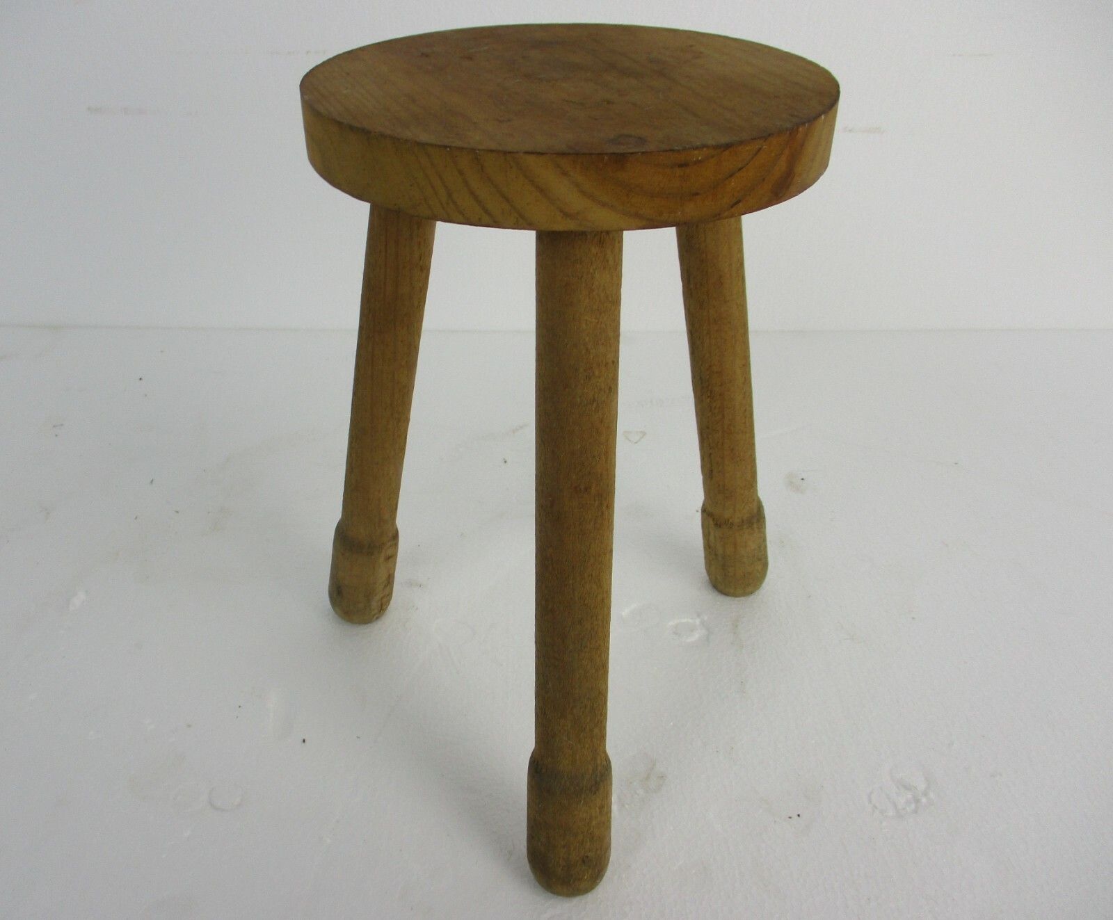 Vintage Hand Carved Wood Tripod Milking Stool Pedestal  Table Pedestal Country photo 148.0