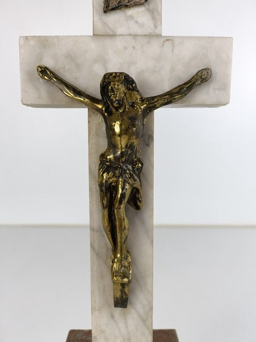 Antique Ornate Marble Onyx Jesus Christ Cross Cross Table Standing Crucifix  Chr photo vintage