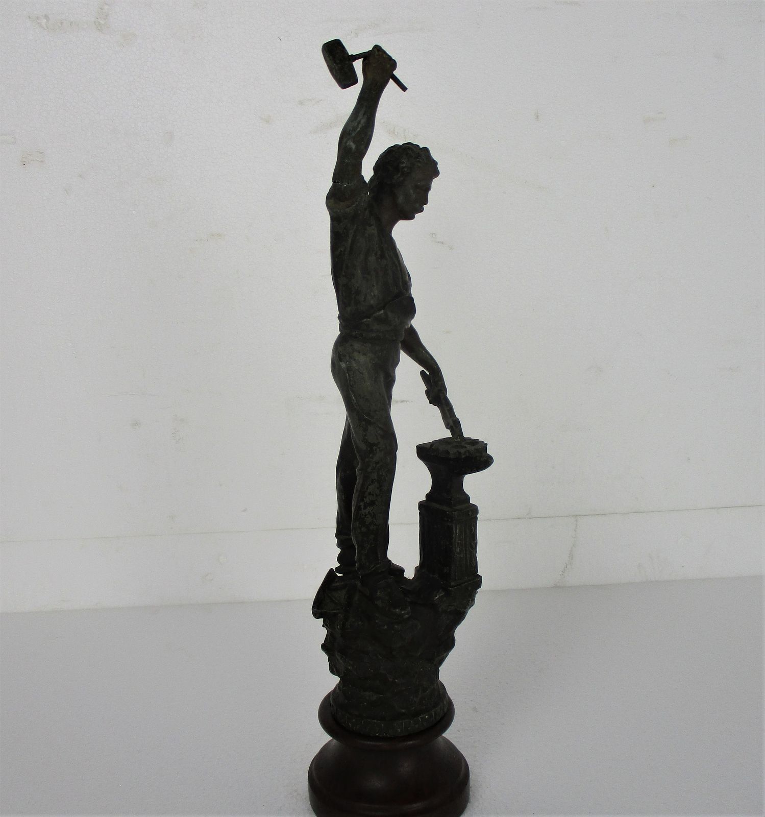 Sculpture Statue Spelter On Wooden Base Working Man Smith Art Deco Figurine 17.7 photo Art