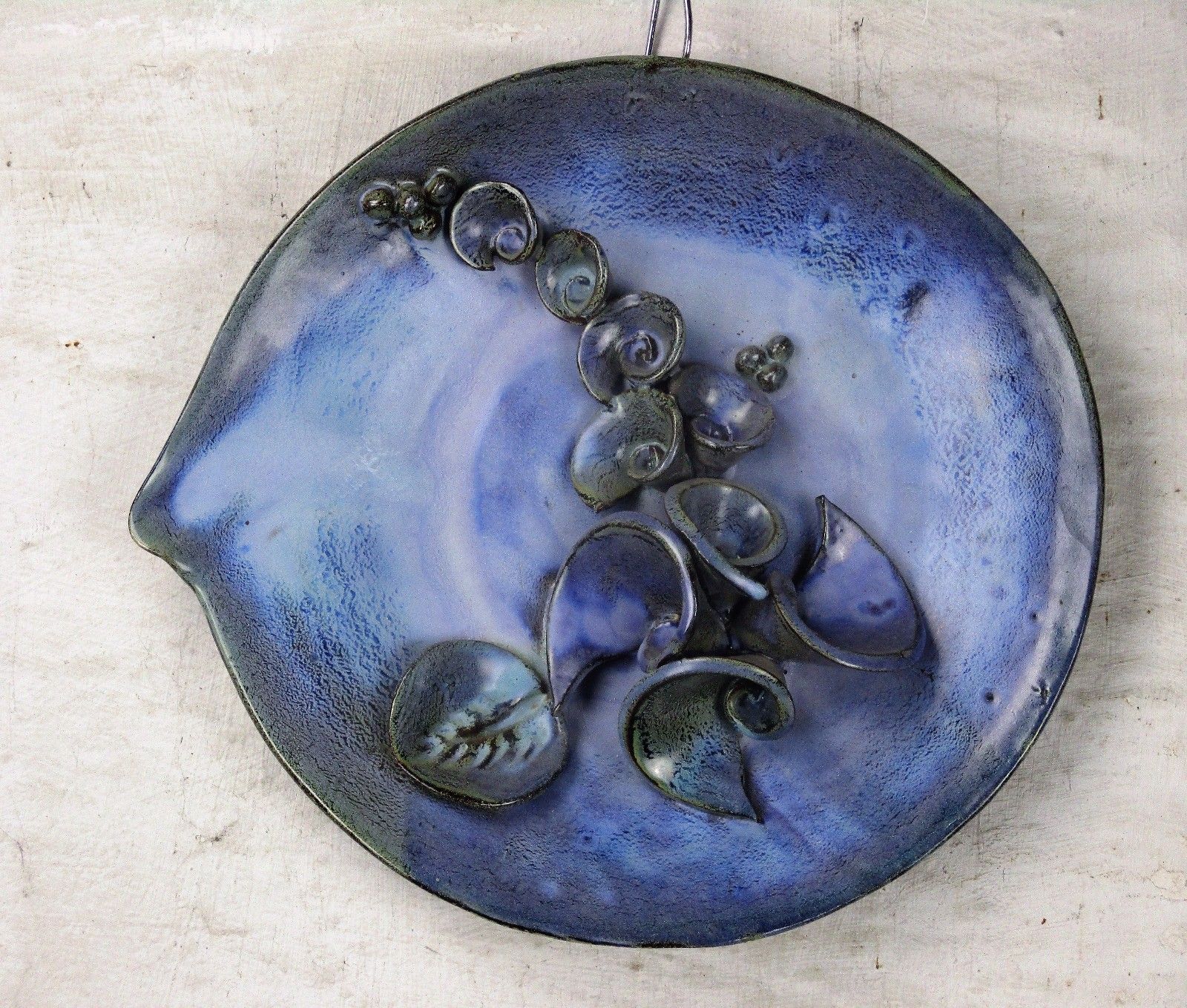 Ceramic Charger Plate Wall Hanging 3d Blue Marked Ballas Leafs Flowers Beautiful