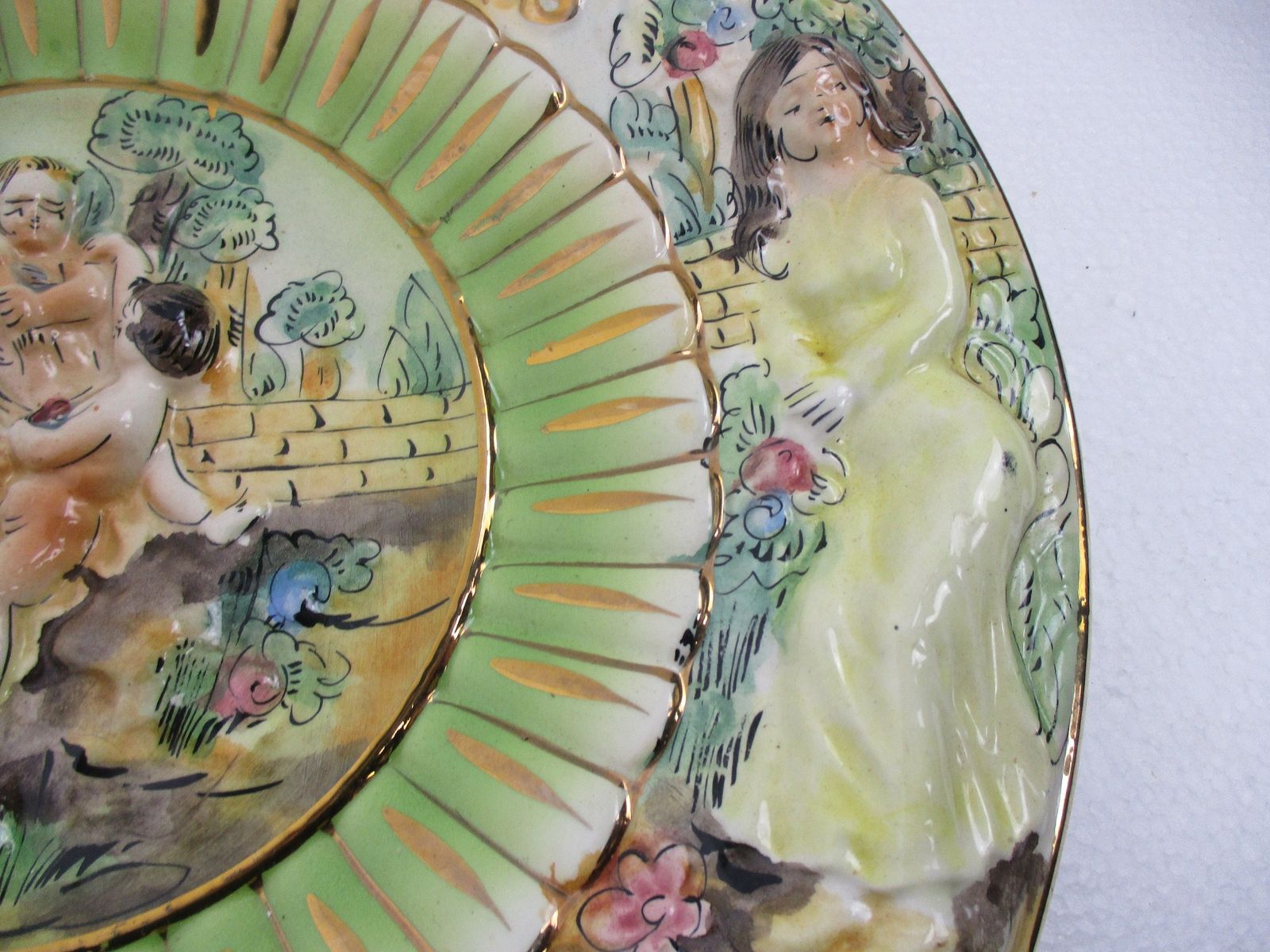 Capodimonte Charger Plate Plaque Porcelain Italy Marked Cherubs Playing In Garde photo 61.0
