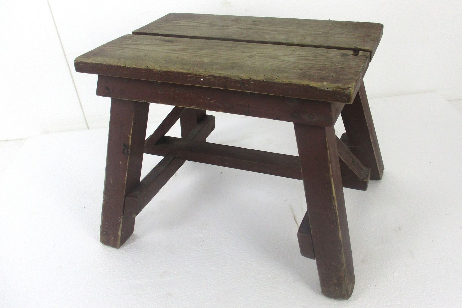 photo furniture Antique  Stool Ottoman Footstool Milking Stool Barn Farmhouse Style Wood Funky