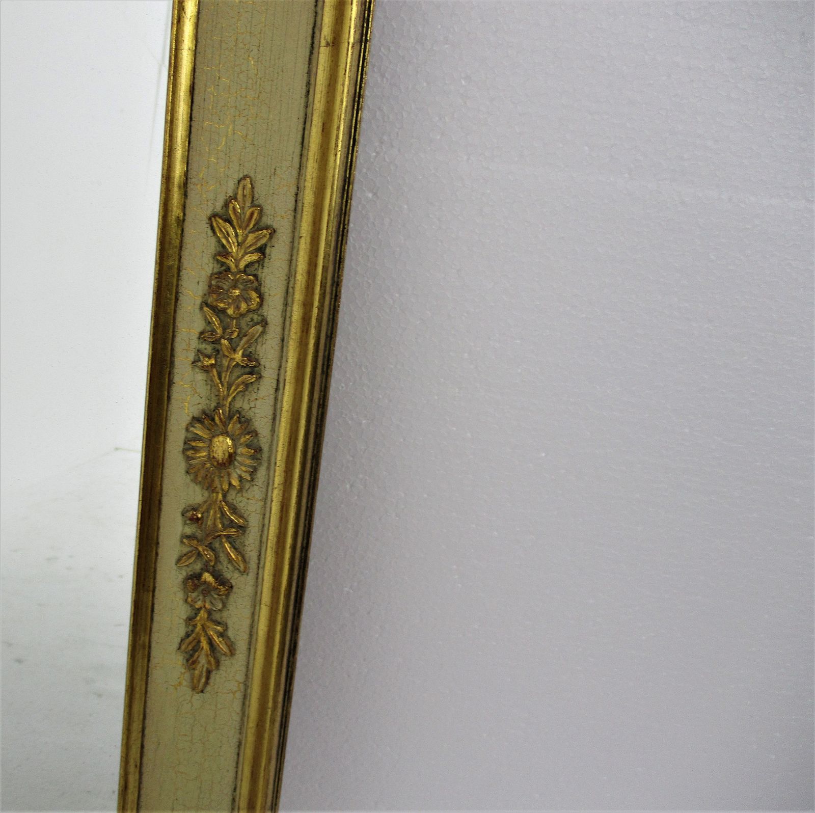 Beautiful Ornate White Wood Wall Hanging Mirror Romantic Hollywood Regency Gold photo Home Decor