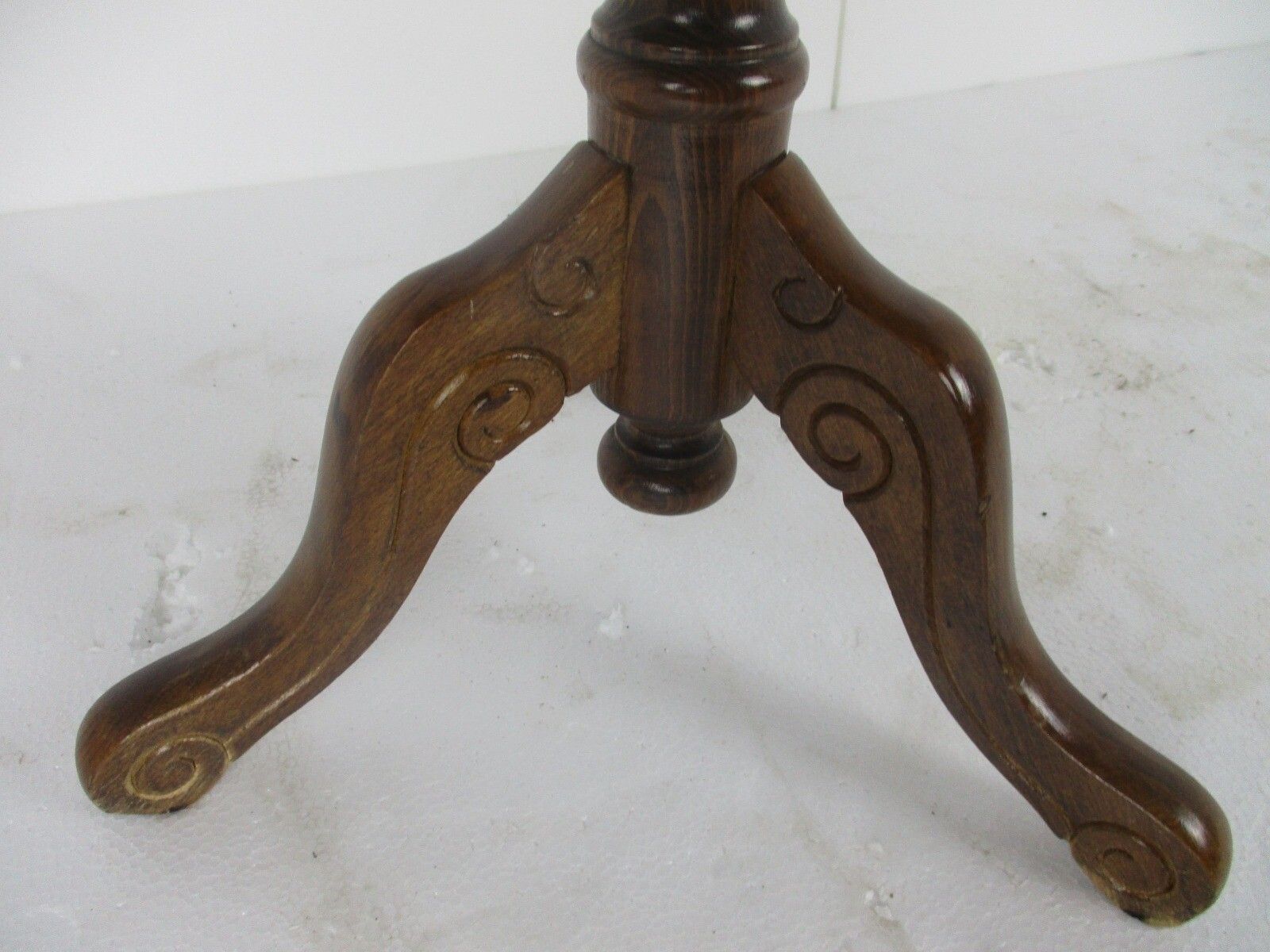 photo furniture Italian Hand Carved Wood Coffee Wine Side Table Inlay Marquetry Tripod Pedestal