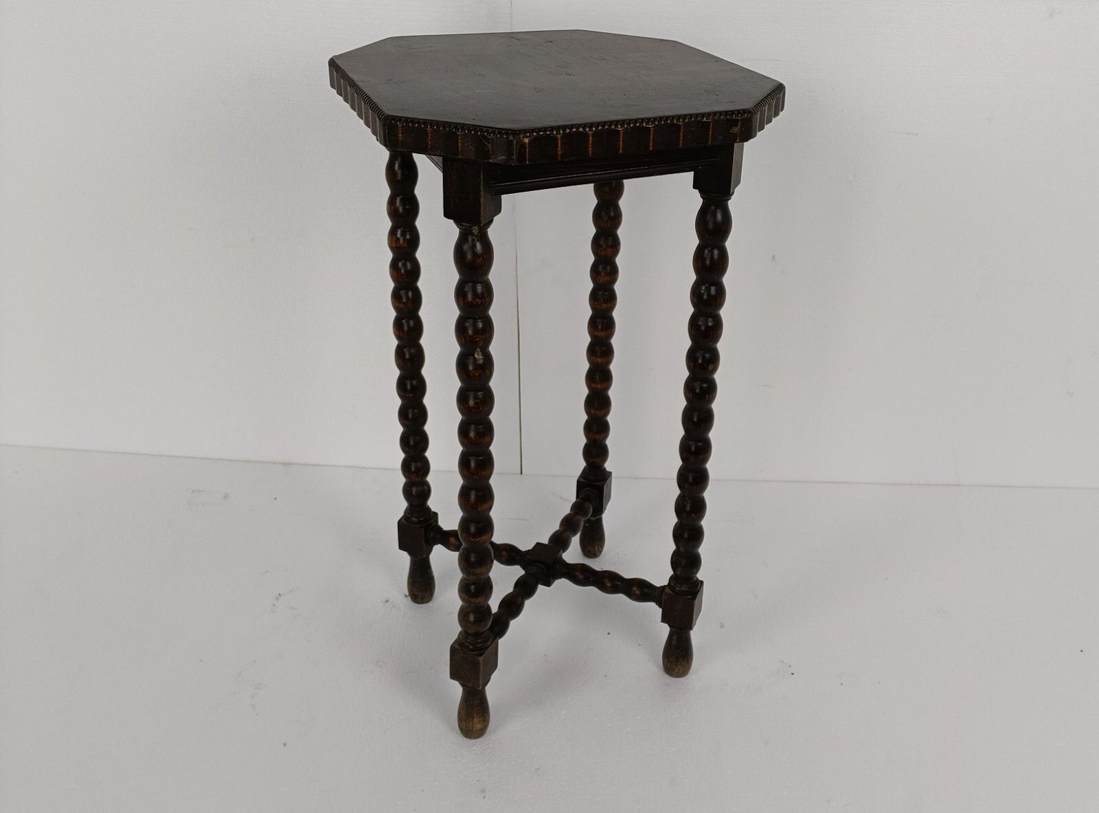 Pedestal Display Side Table Plant Stand Hobnails 4 Legs Ornate Wood Vintage photo furniture