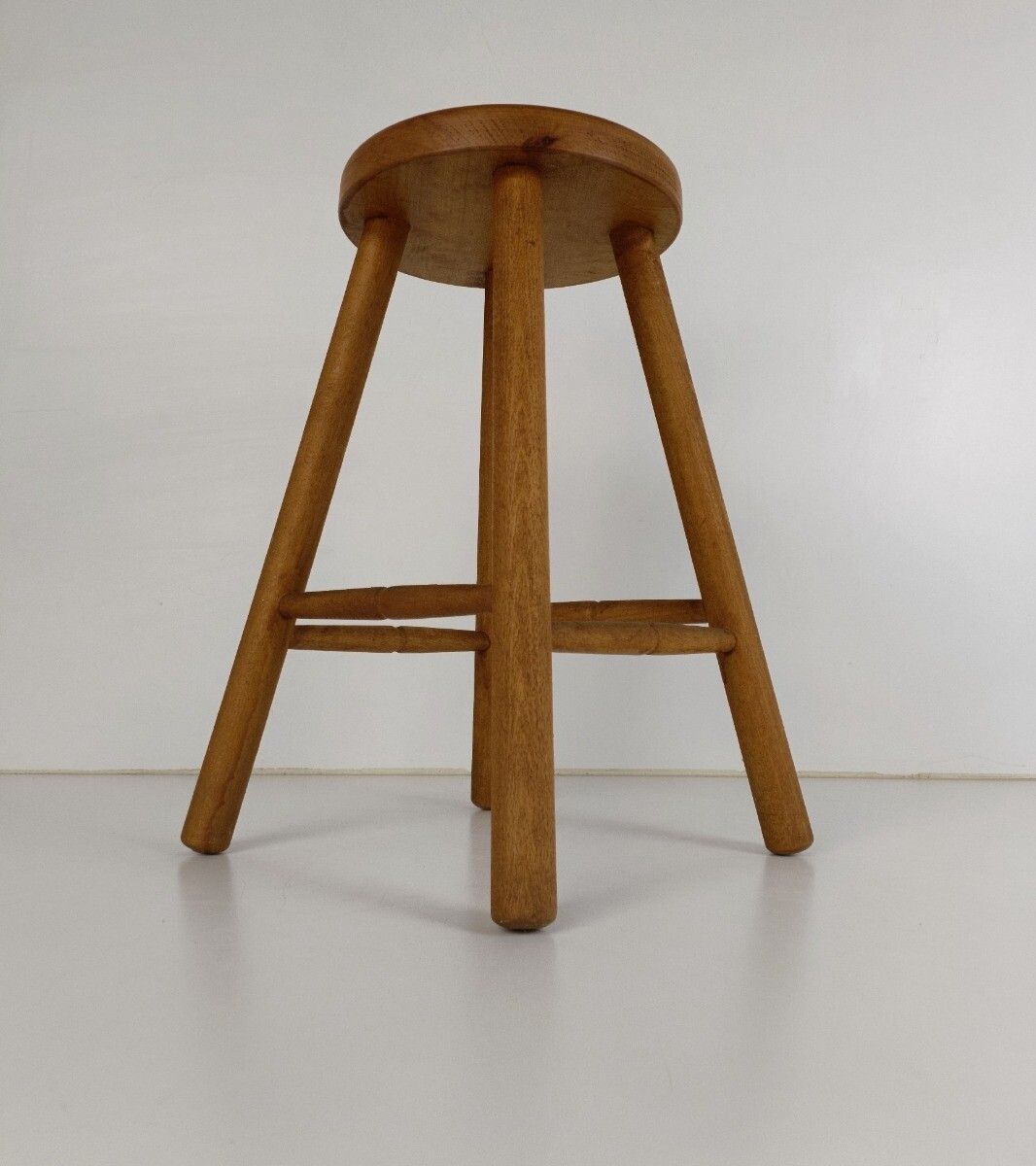 Hand Carved Wood Tripod Milking Stool Pedestal Table Pedestal Farmhouse Style Fu photo vinterior