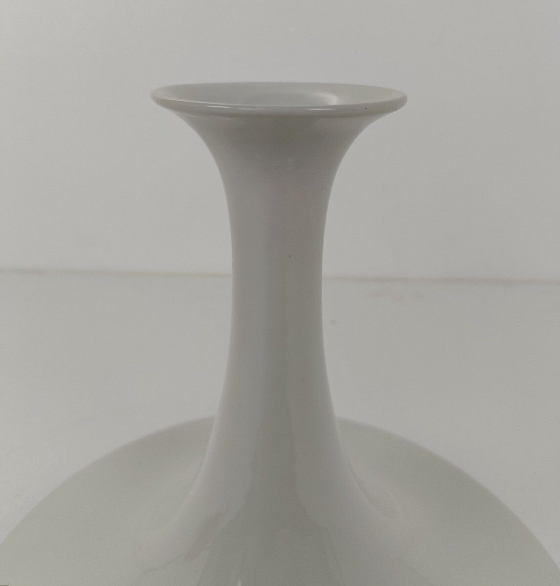 Pino Spagnolo Design For Sicart Post Modern Vase  Italy Space Age Modernist Whit photo furniture