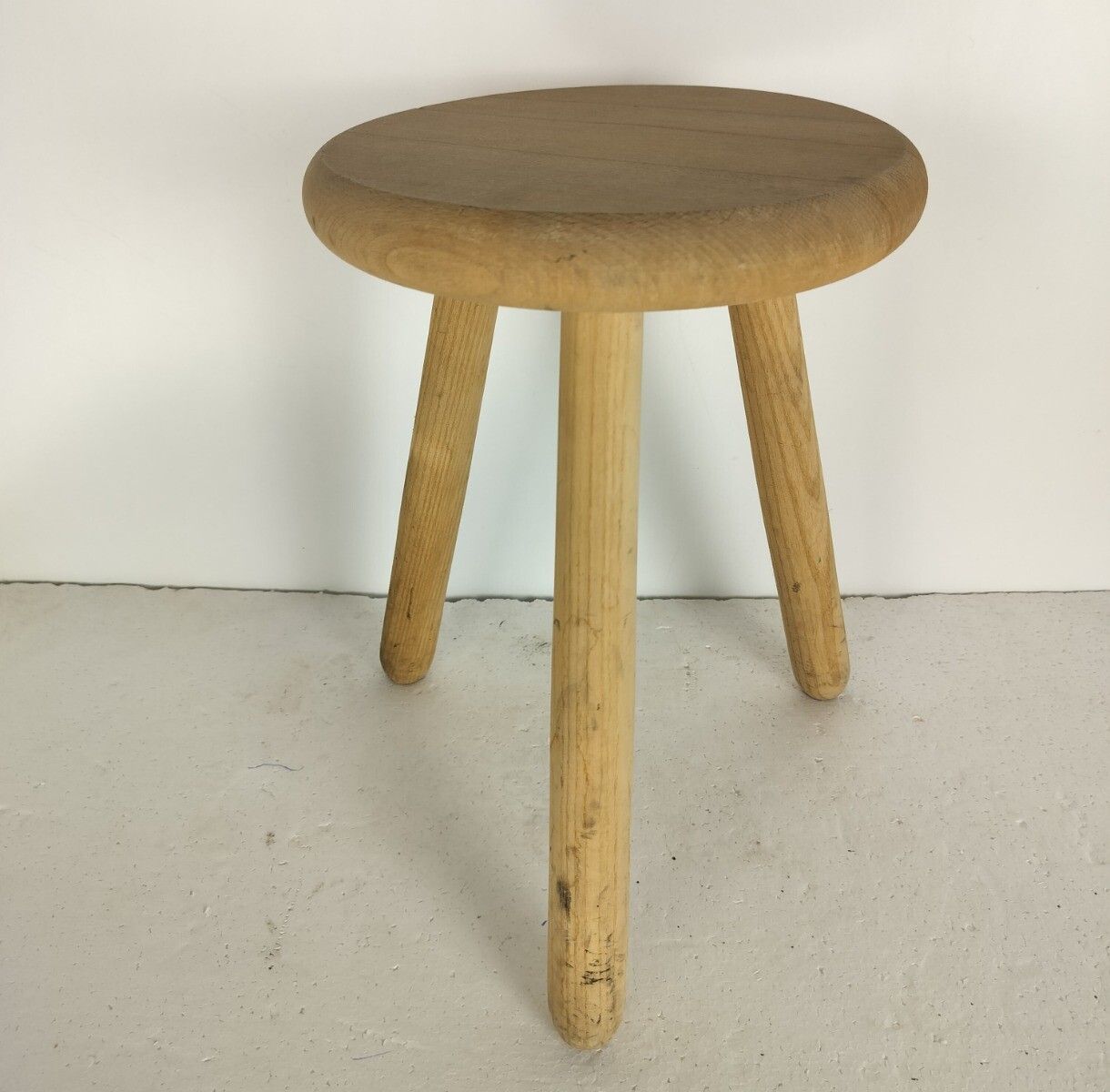 Milking Stool Pedestal Plant Stand Side Table Sandblasted Carved Wood Farmhouse photo vintage