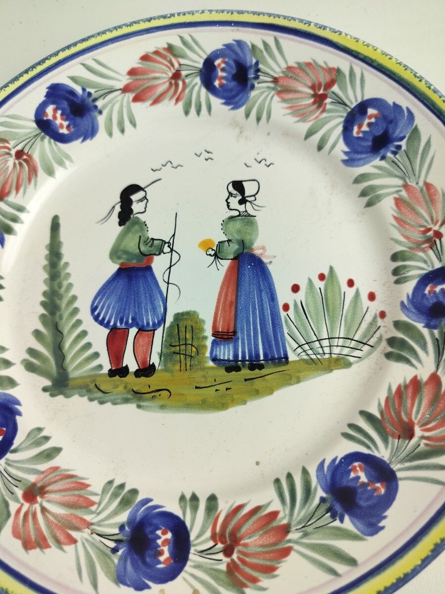French Henriot Hb Quimper Crest  Plate Decor Bretoncouple Polychrome Hand Painte photo furniture