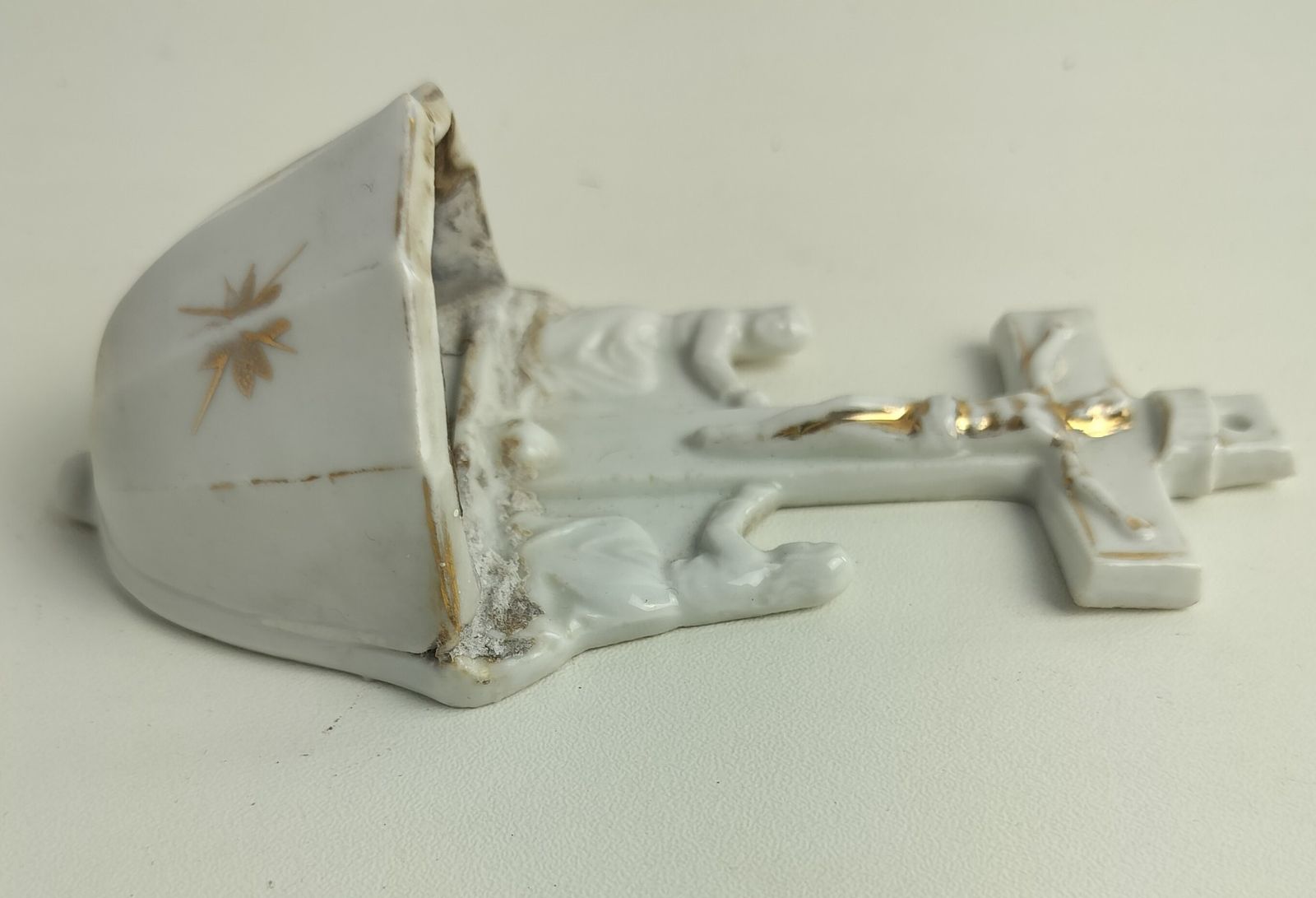 Small Antique Gorgeous Holy Water Font Bisque Porcelain Wall Hanging Vessel Cruc photo vinterior