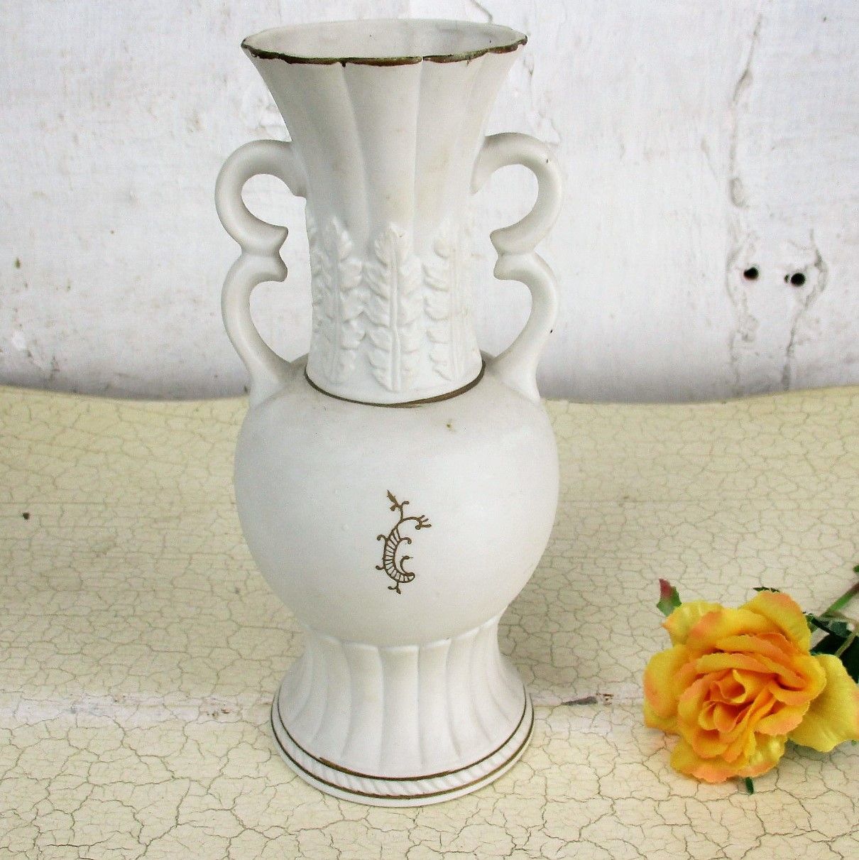 Vase  White Blue Jasperware Kissing Angels Cherub Putti Rare Handles Sweet 8.26" photo vinterior