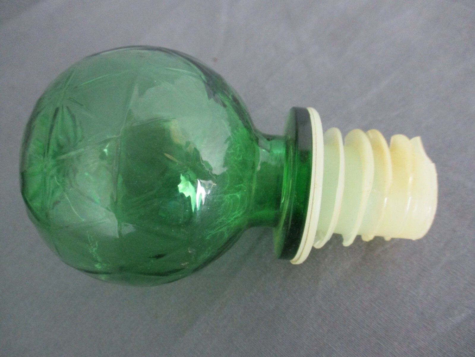Empoli Art Glass Green Square Lidded  Decorative Bottle Italian Made Italy Retro photo Home Decor