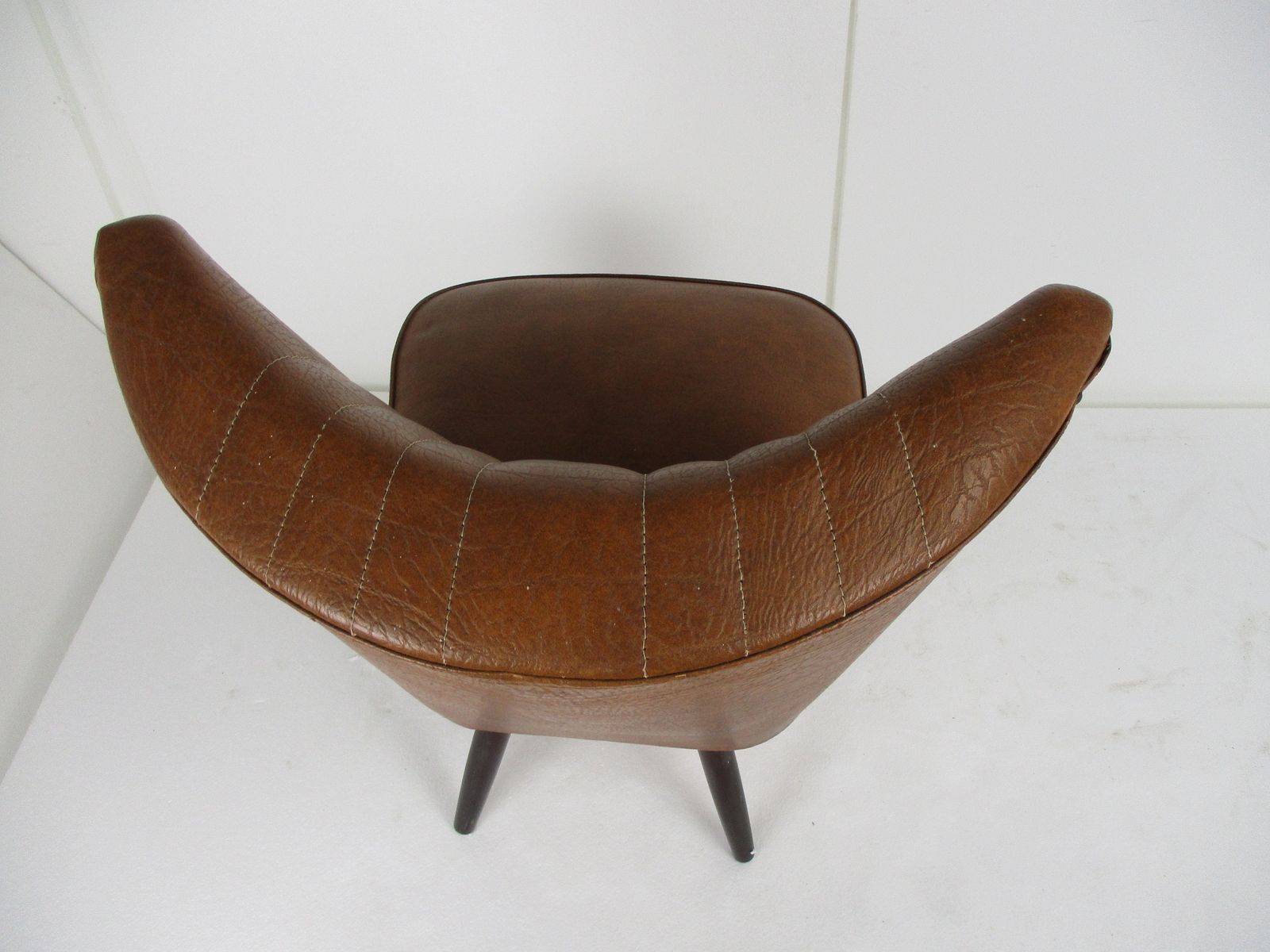 Vintage Cocktail  Lounge Club  Chair Fauteuil  Retro Rockabilly Expo 58 Iconic photo vinterior