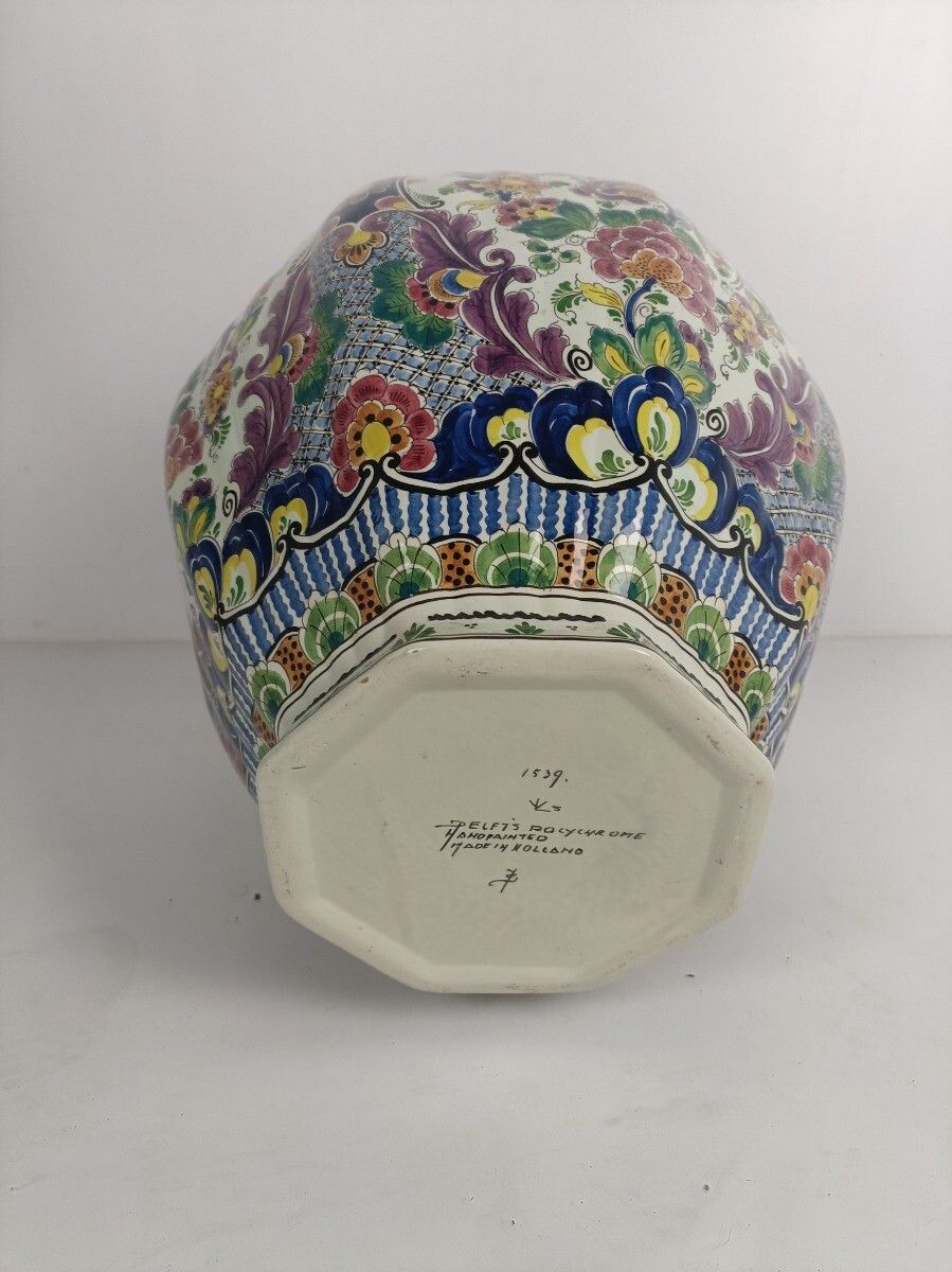 photo furniture Huge Impressive Urn Vase Lidded Polychrome Bird Hand Painted Delft Marked Xxl