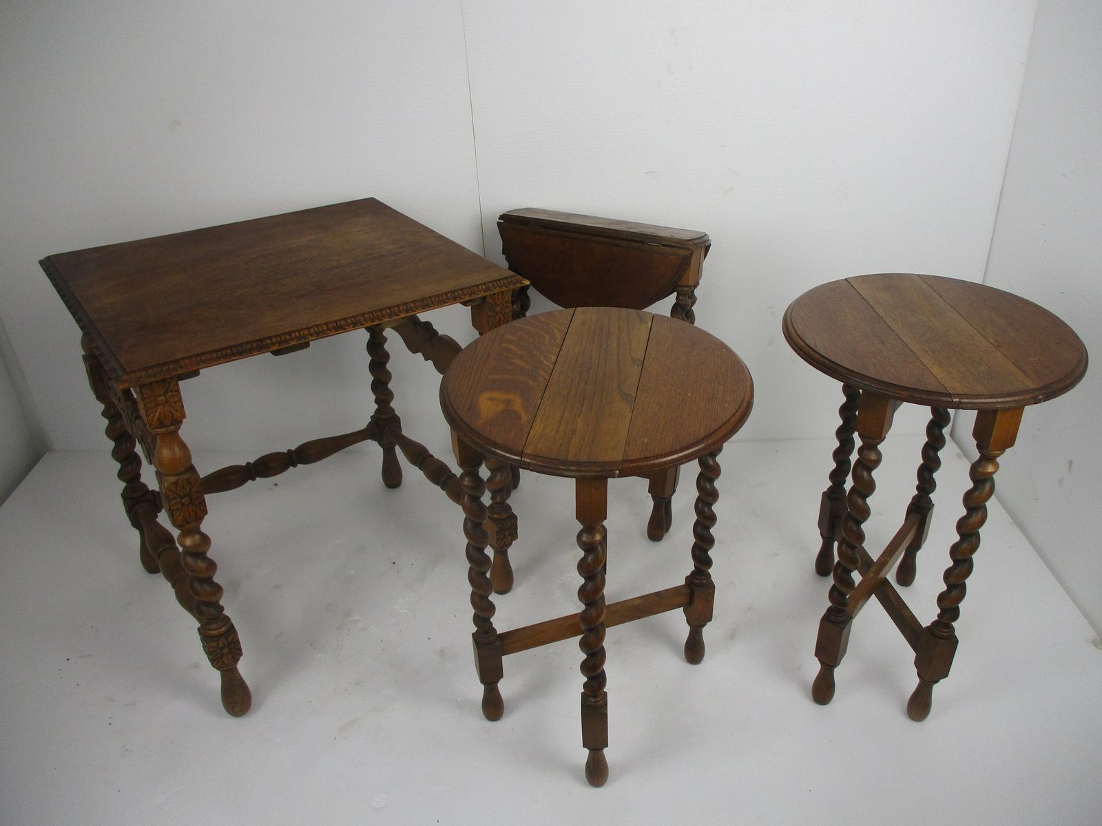 photo furniture Barley Twist Set Wood Side Occasional Wine Coffee Table Pedestal Plant Stand Pli