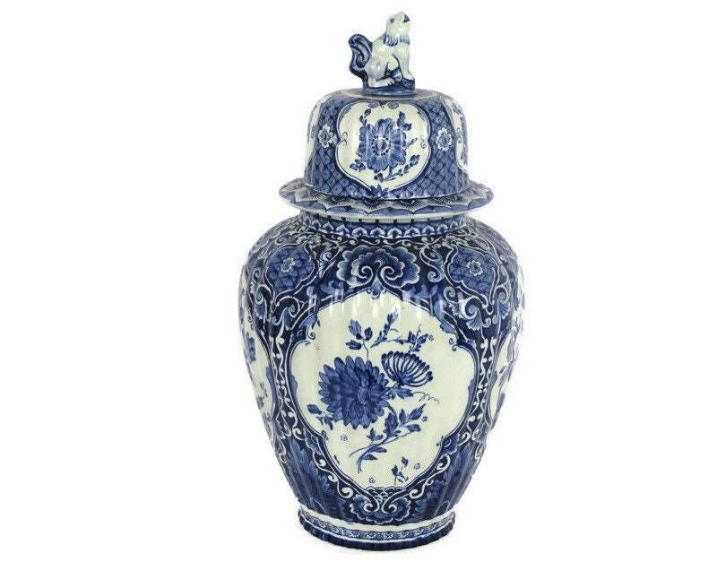 Large Royal Sphinx Maastricht Delft Vase Urn Marked Blue White Foo Dog 17.71&Quo