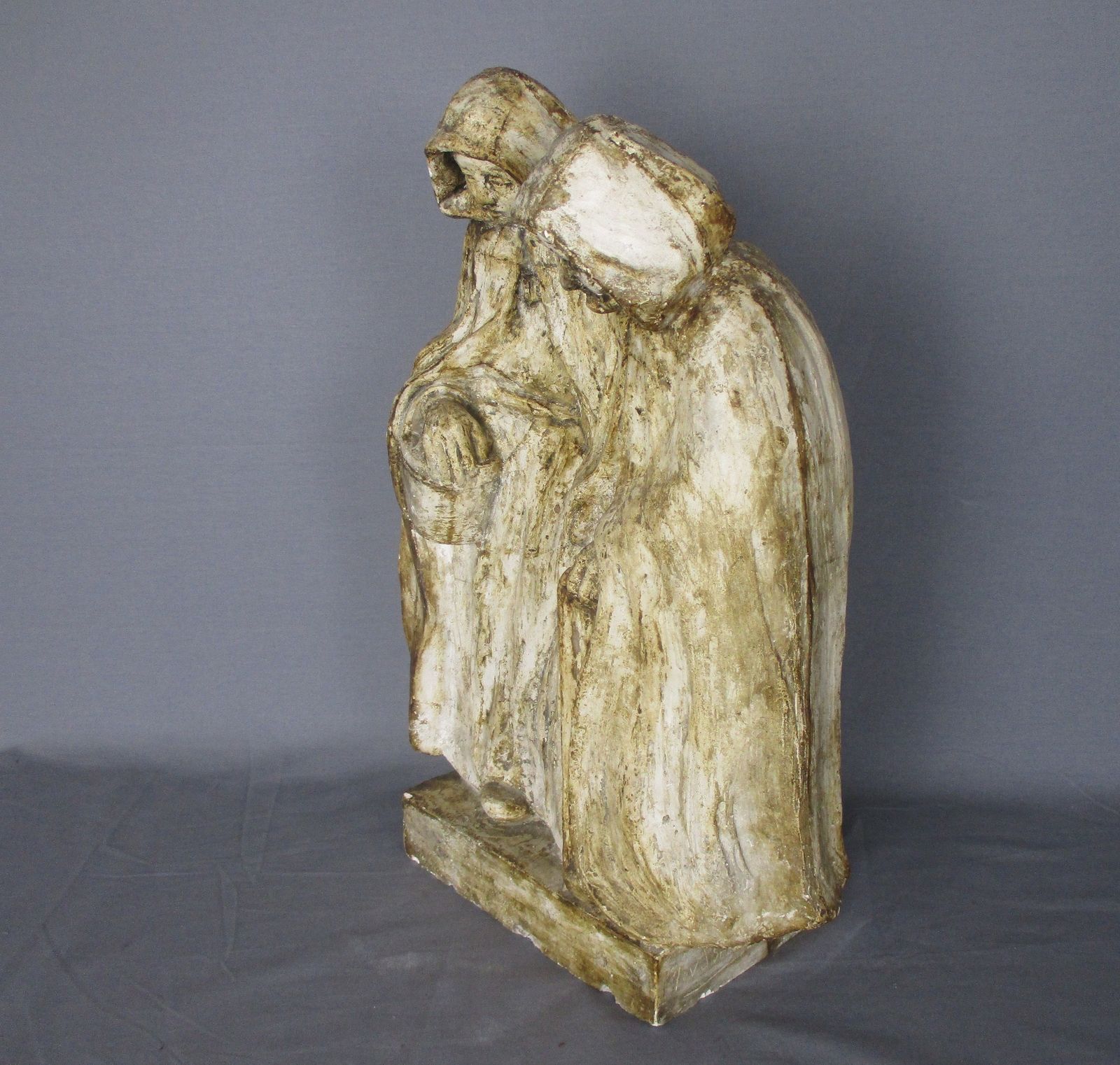 Statue Sculpture Two Old Ladies Wearing Cloaks Taking A Walk Females Art Work Go photo 526.0