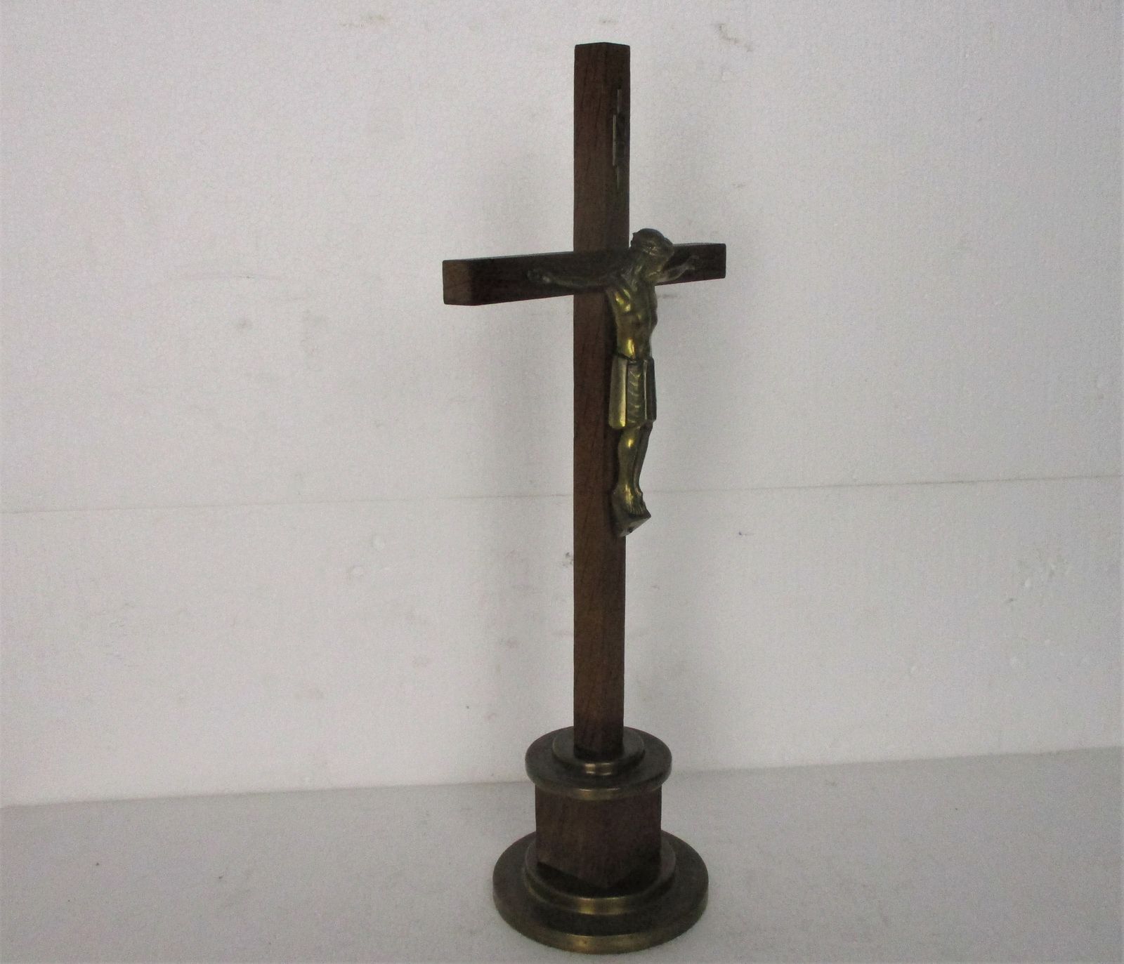 Standing Crucifix Corpus Christi Cross Jesus Christ Calvary Brass Wood Modernist photo vinterior